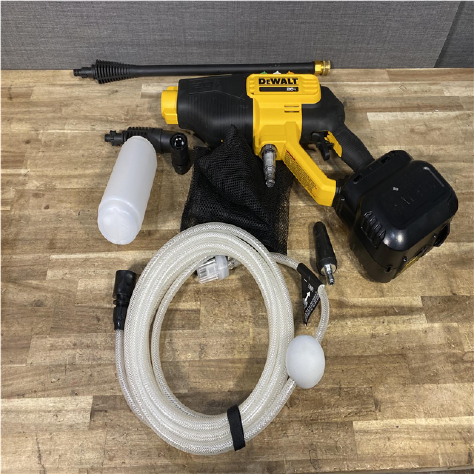 Houston Location AS-IS DEWALT 20V MAX 550 PSI 1.0 GPM Cold Water Cordless Power Cleaner with 4-Nozzles (Tool Only)