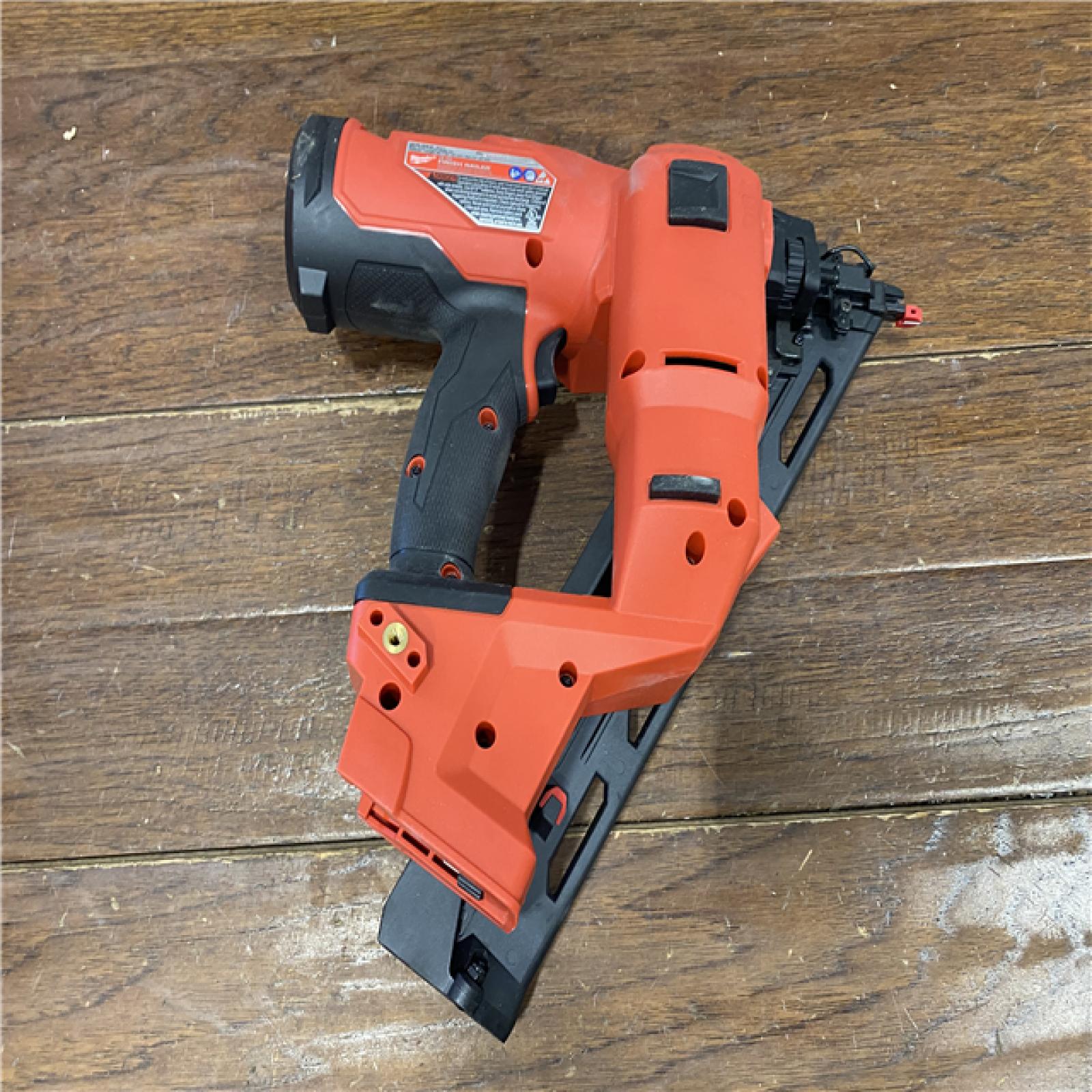 AS-IS Milwaukee 2839-20 M18 FUEL 15 Ga. 18 Volt Brushless Angled Finish Nailer