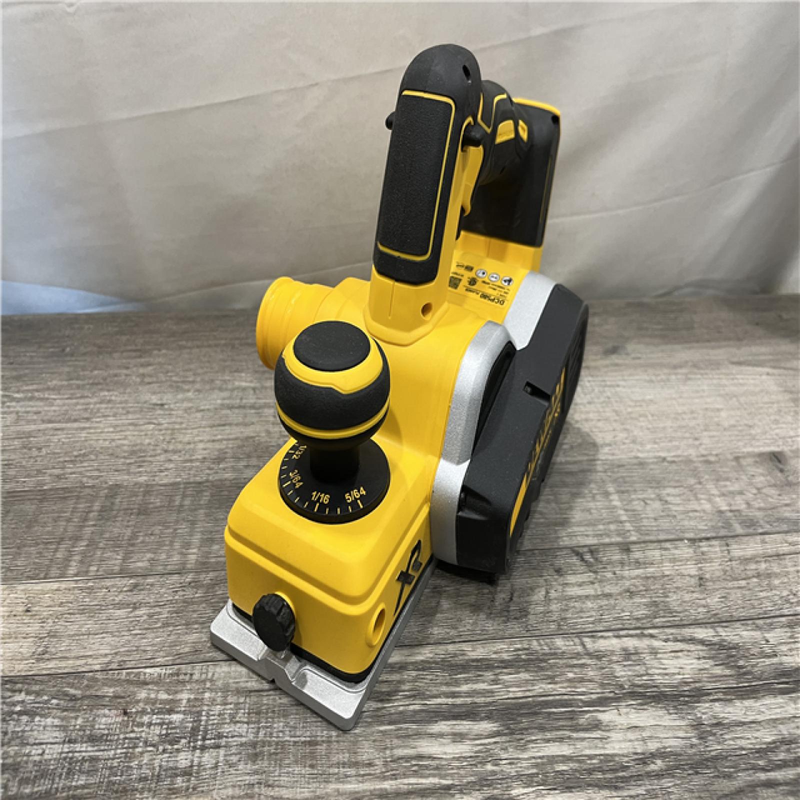 AS-IS DEWALT 20V MAX XR Cordless Brushless 3-1/4 in. Planer (Tool Only)