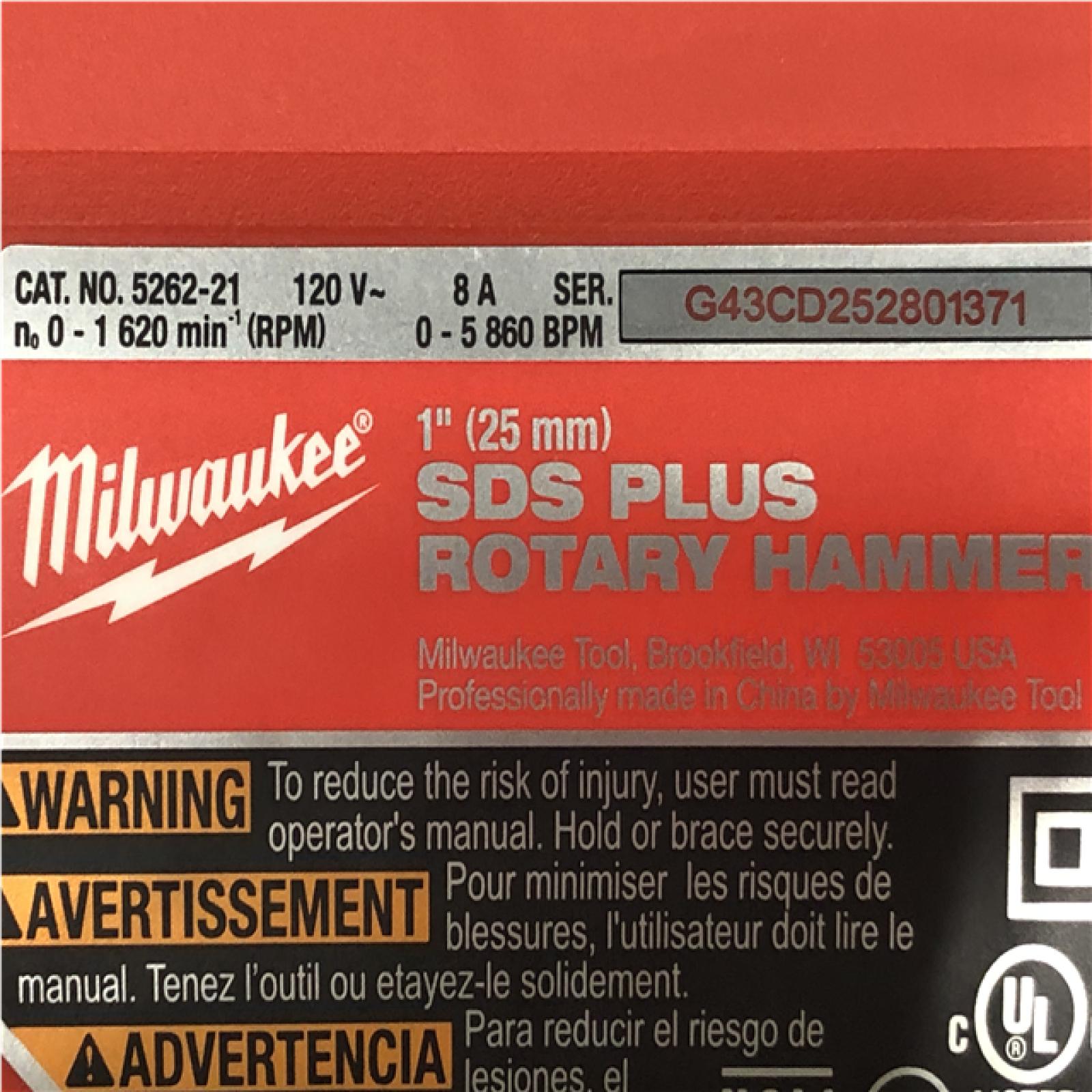 NEW - Milwaukee 8 Amp Corded 1 in. SDS D-Handle Rotary Hammer
