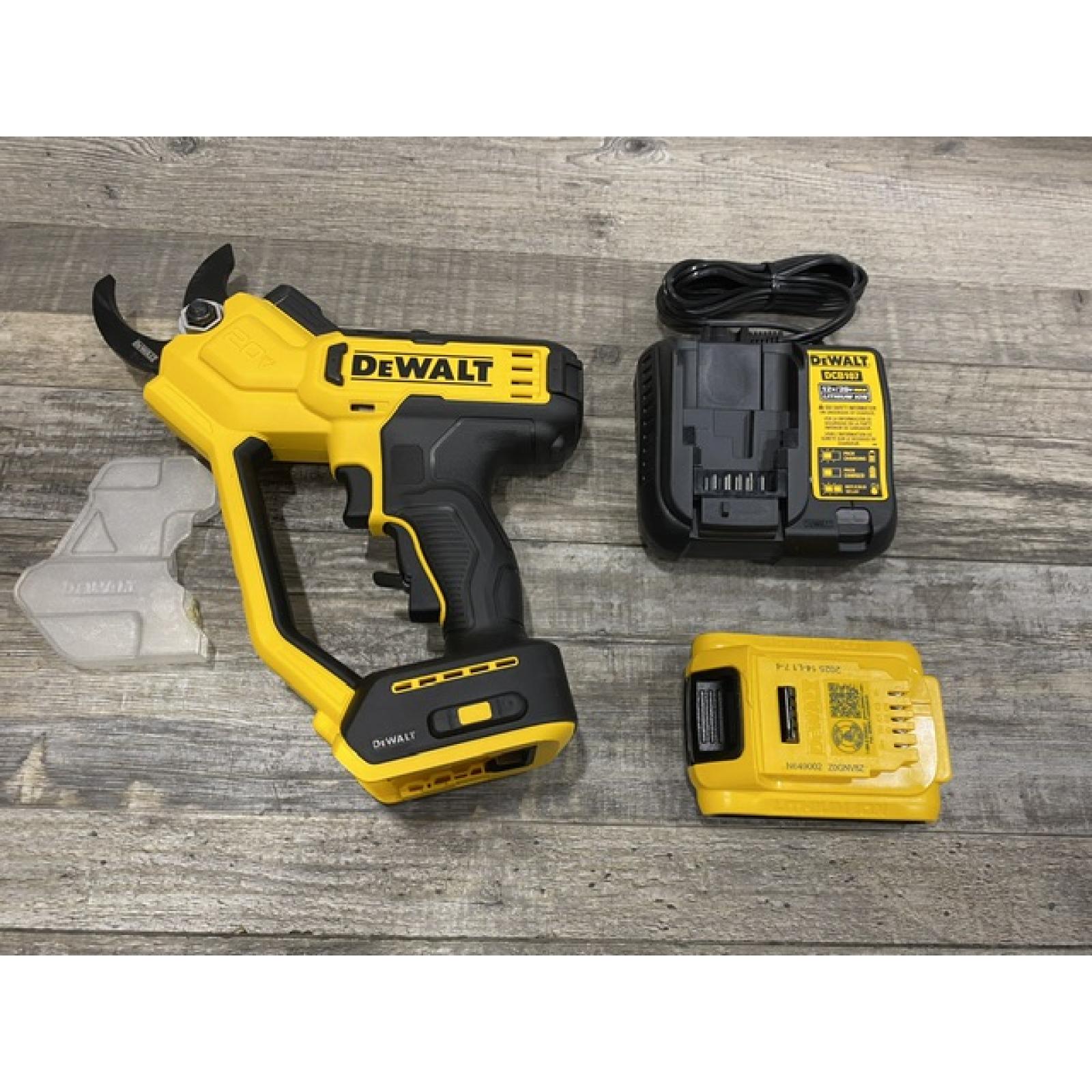 AS-IS DEWALT 20V MAX Cordless Battery Powered Pruner Kit