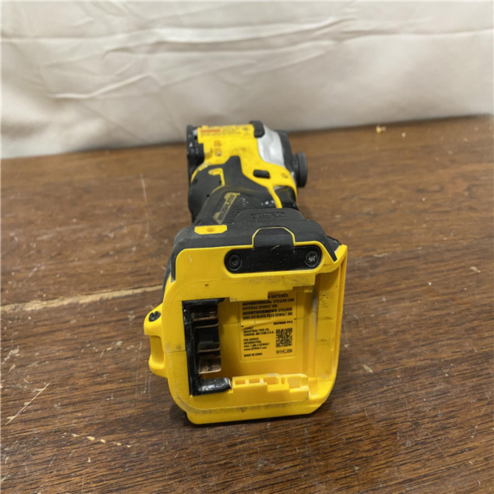 AS-IS DEWALT ATOMIC 20V MAX Lithium-Ion Cordless 1/4 in. Brushless Impact Driver Kit, 5 Ah Battery, Charger, and Bag