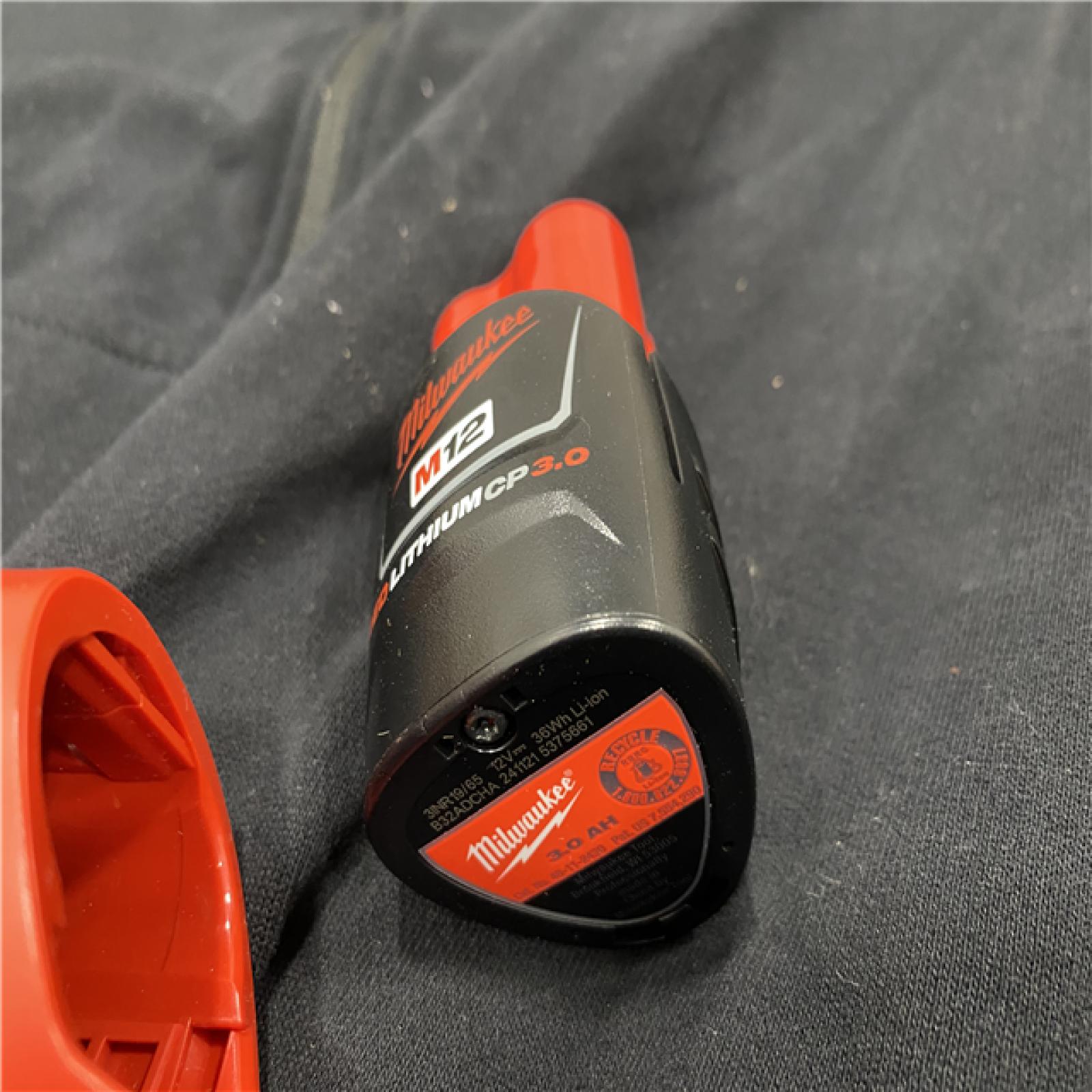 AS-IS Milwaukee Men's 3X-Large 12V Lithium-Ion Cordless AXIS Black Heated Jacket Kit