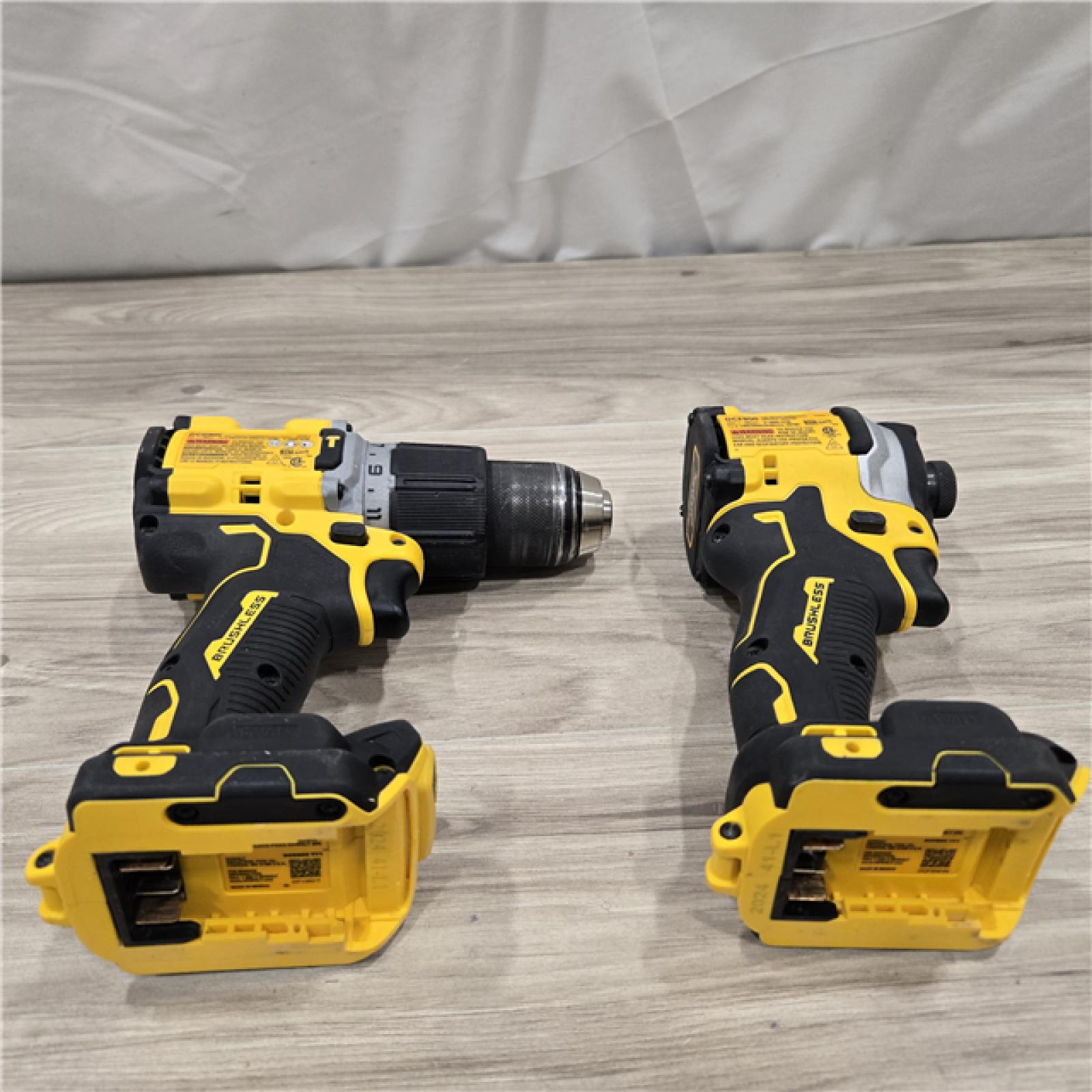 AS-IS DEWALT 20V MAX XR Hammer Drill/ Impact Driver Kit