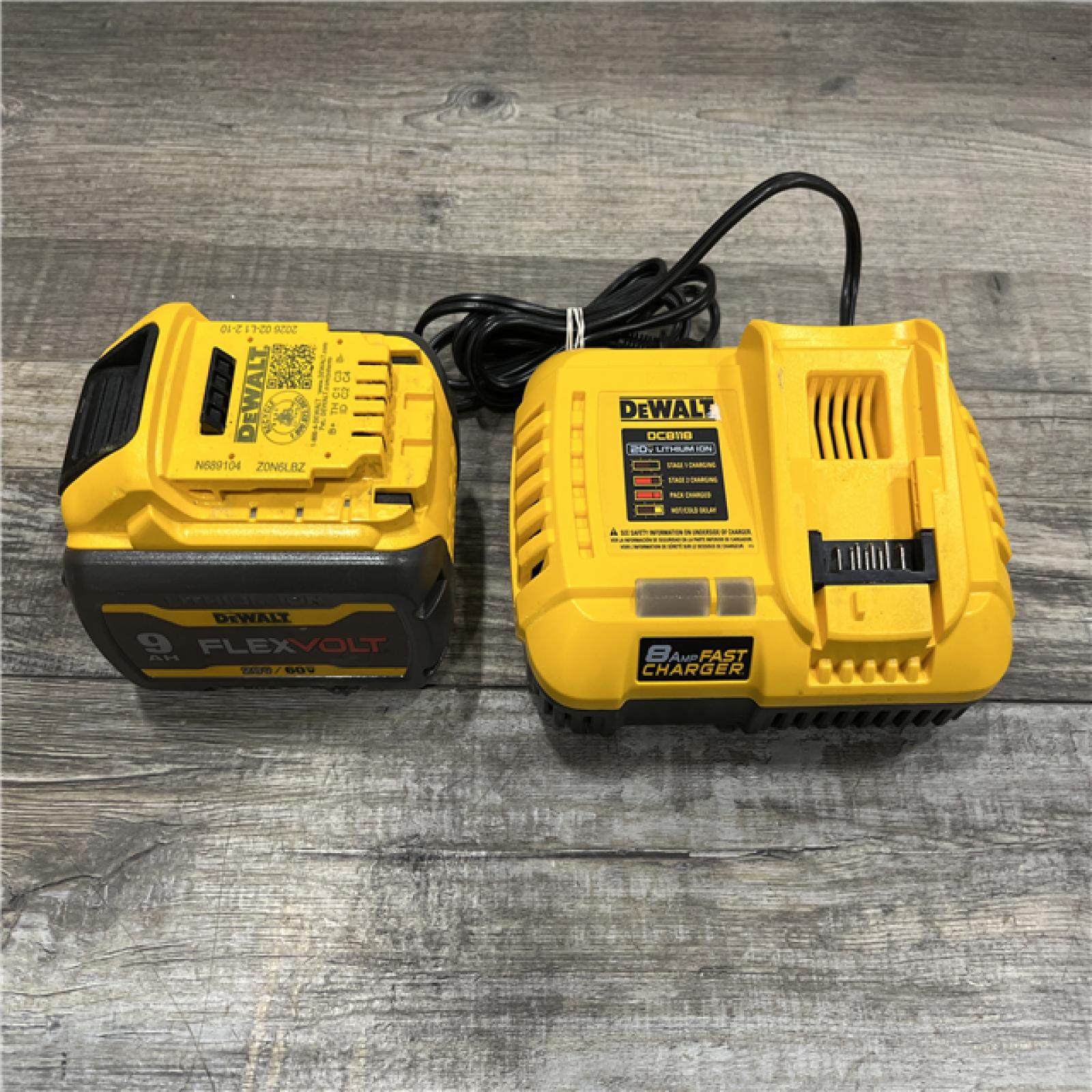 AS-IS DEWALT 20V/60V MAX FLEXVOLT Lithium-Ion 9.0Ah Battery and Charger Starter Kit