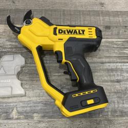 LIKE NEW - DEWALT 20V MAX Cordless Battery Powered Pruner Kit