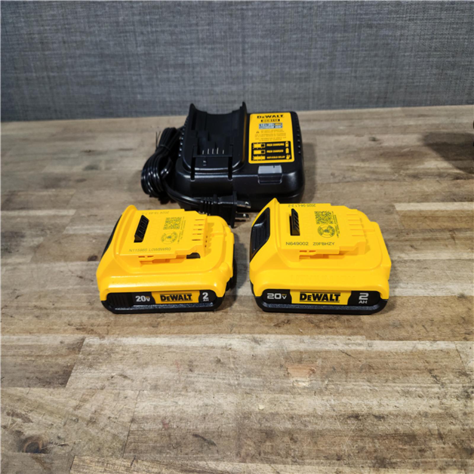 HOUSTON LOCATION - AS-IS DEWALT 4 TOOL COMBO KIT W/ (2) BATTERY & CHARGER