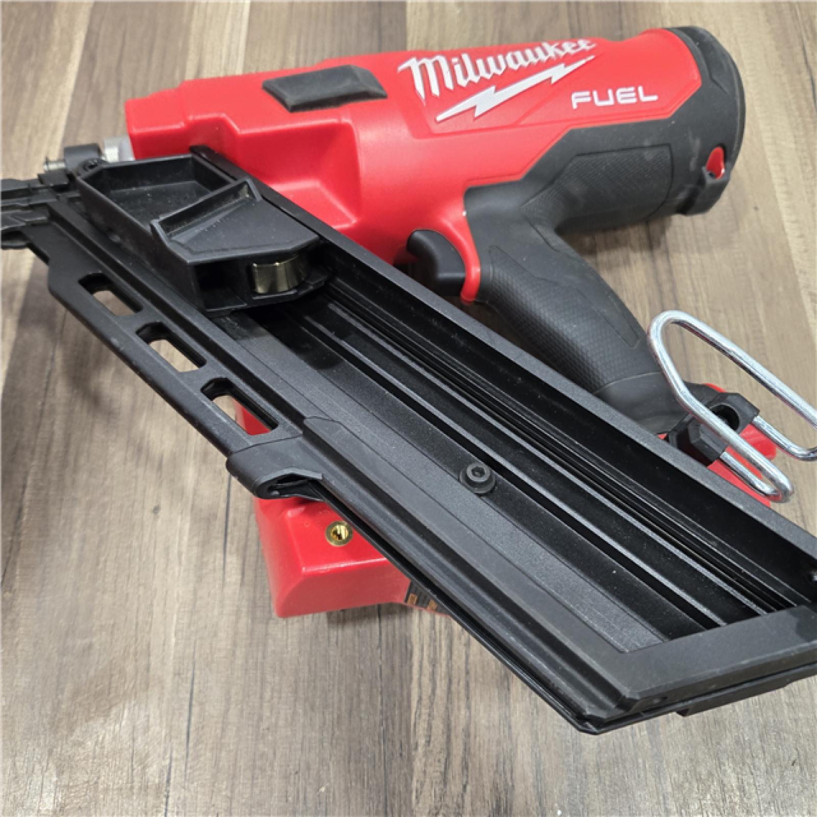 GOOD Milwaukee  M18 FUEL 3-1/2 in. 18-Volt 30-Degree Lithium-Ion Brushless Cordless Framing Nailer (Tool-Only)