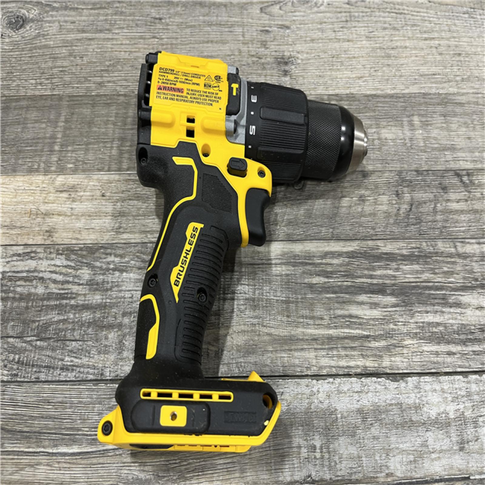 AS-IS DEWALT ATOMIC 20V Lithium-Ion Cordless 1/2 in. Hammer Drill Kit