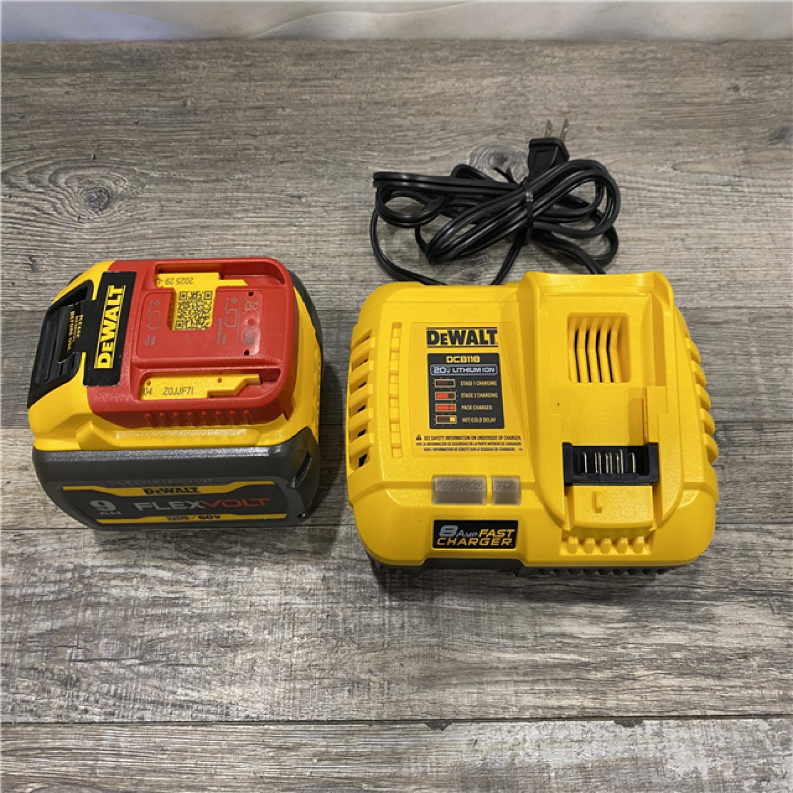 AS-IS DEWALT 20V/60V MAX FLEXVOLT Lithium-Ion 9.0Ah Battery and Charger Starter Kit