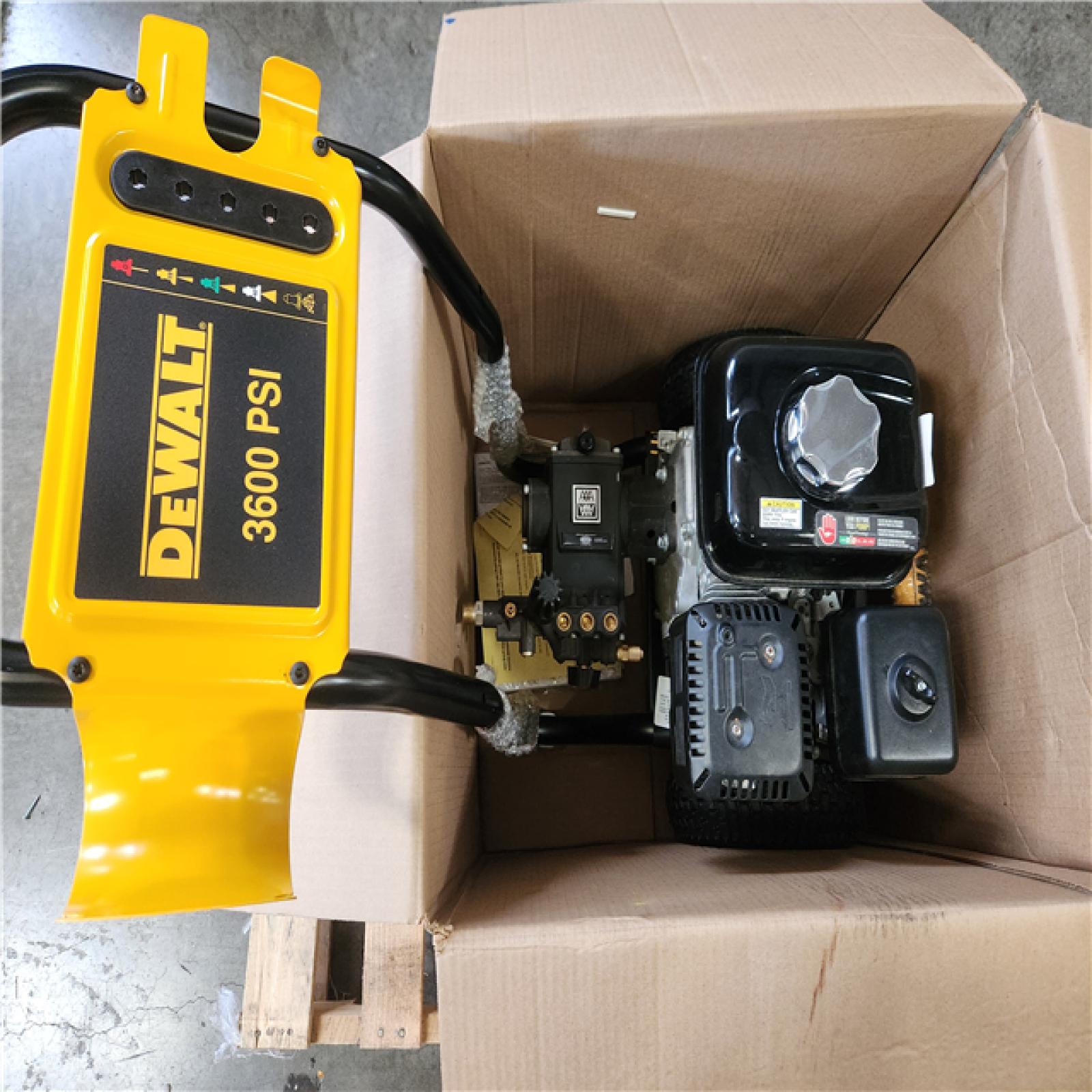 Phoenix NEW DEWALT 3600 PSI 2.5 GPM Cold Water Gas Professional Pressure Washer with HONDA GX200 Engine