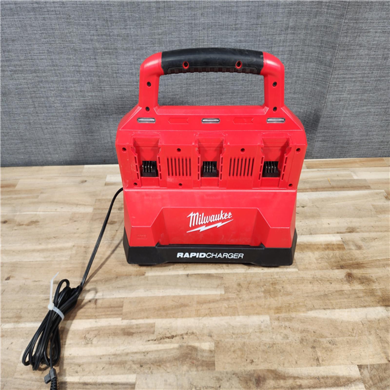 HOUSTON LOCATION - AS-IS Milwaukee M18 Packout Six Bay Rapid Charger (CHARGER ONLY)