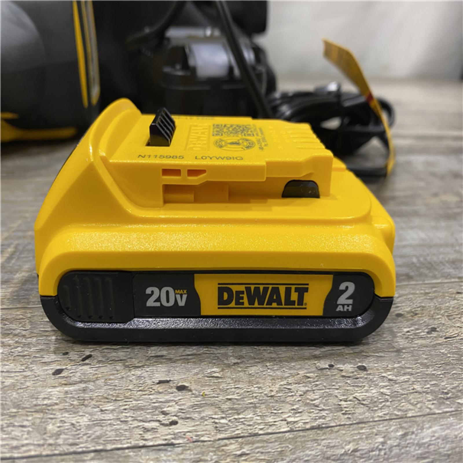 AS-IS DEWALT 20V MAX XR 16-Gauge Electric Cordless Angled Finishing Nailer Kit