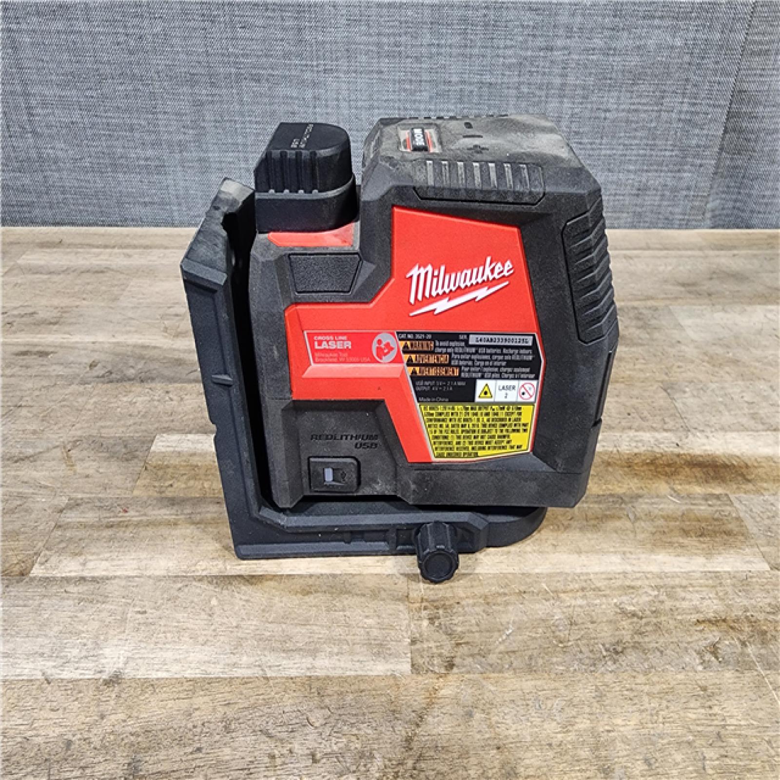 HOUSTON LOCATION - AS-IS MILWAUKEE 100 ft. REDLITHIUM Lithium-Ion USB Green Rechargeable Cross Line Laser Level (TOOL ONLY)