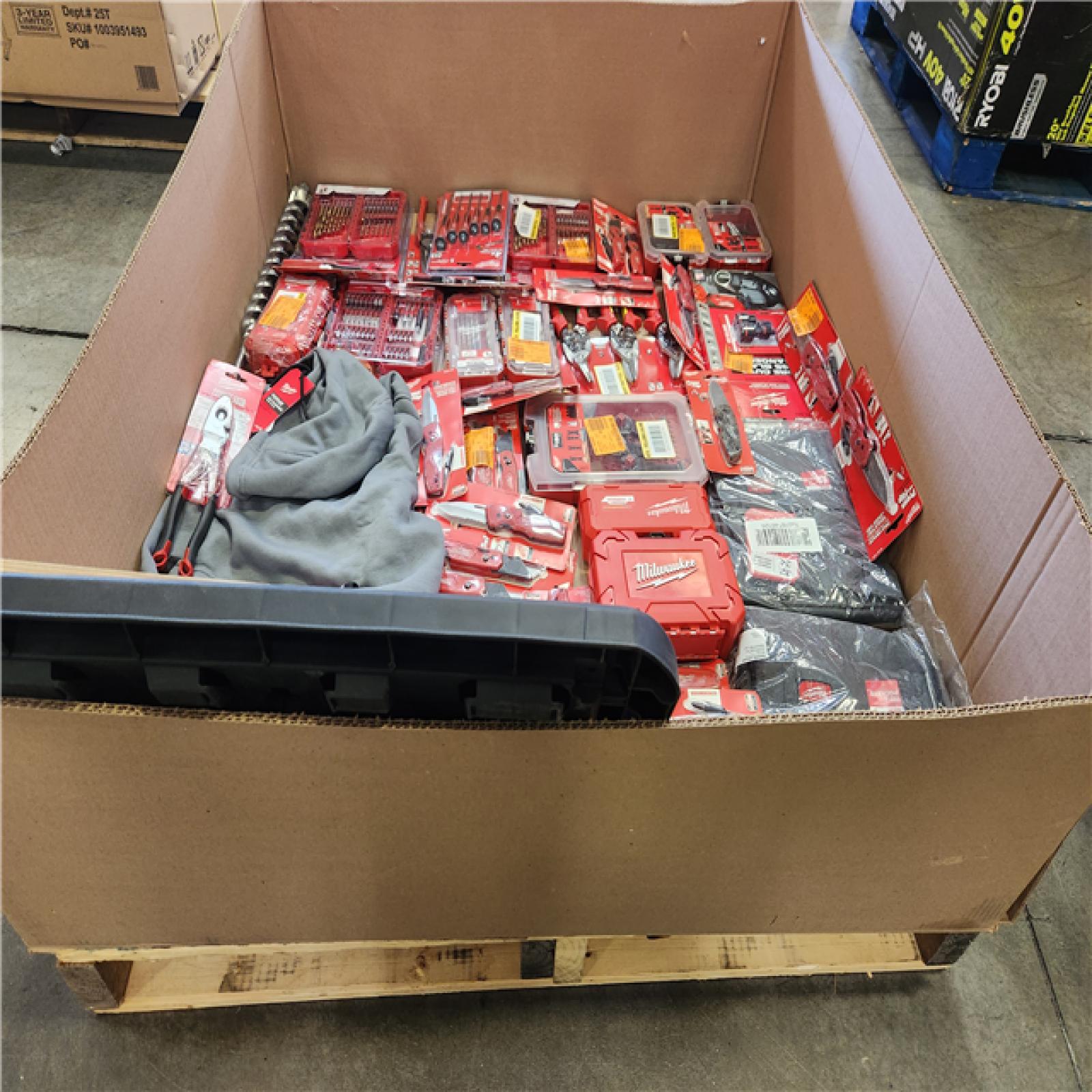 Phoenix AS-IS Mixed Milwaukee Pallet