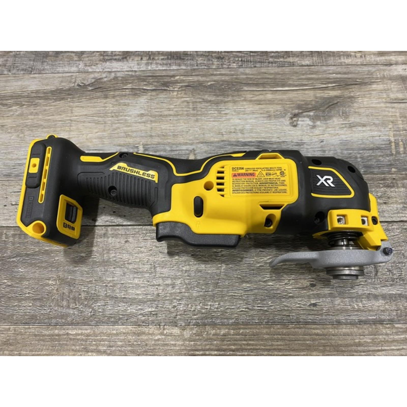 AS-IS DEWALT 20V MAX XR Cordless Brushless 3-Speed Oscillating Multi Tool Kit