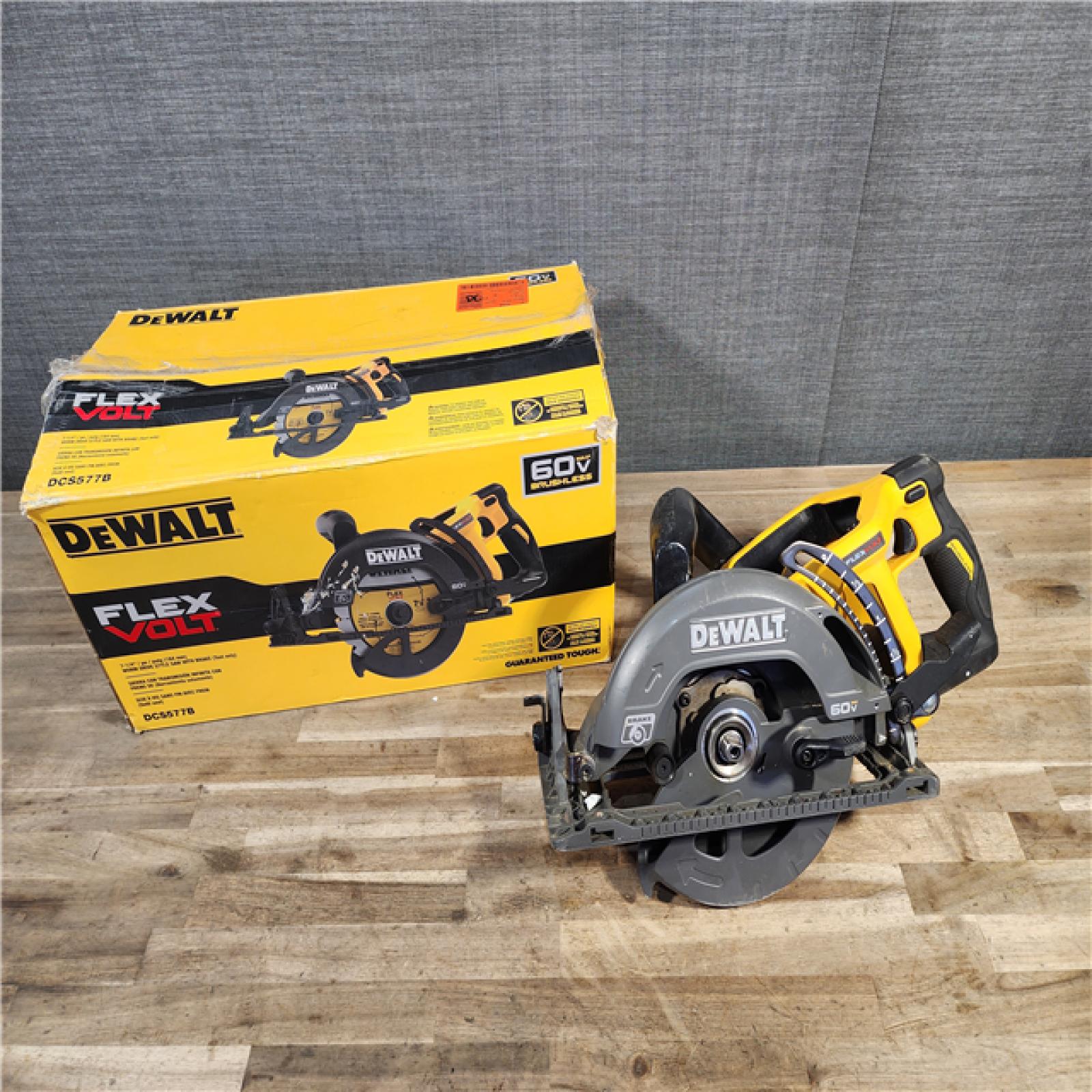 HOUSTON LOCATION - AS-IS DEWALT FLEXVOLT 60V MAX Cordless Brushless 7-1/4 in. Wormdrive Style Circular Saw (Tool Only)