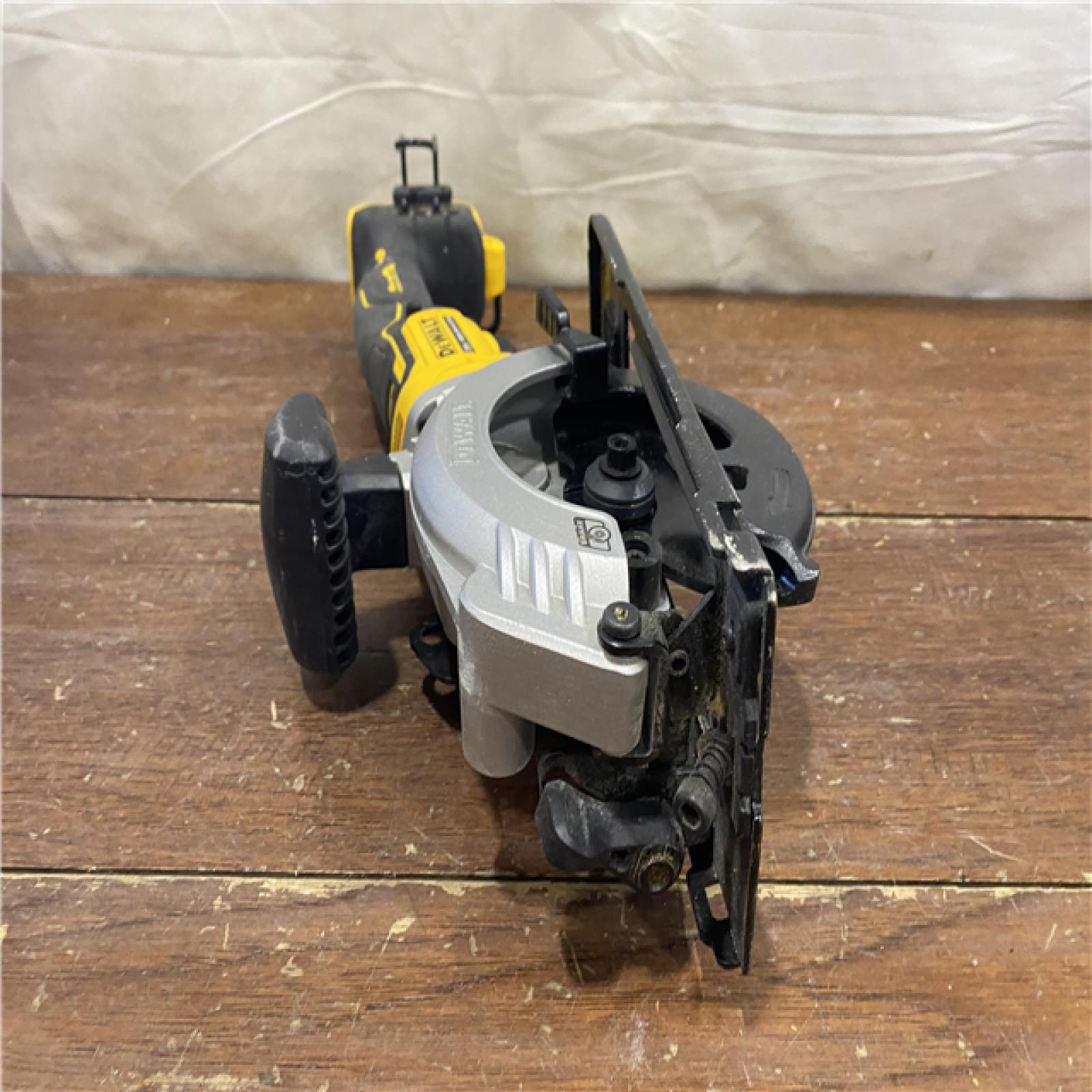 AS-IS DEWALT ATOMIC 20V MAX Cordless Brushless 4-1/2 in. Circular Saw (Tool Only)