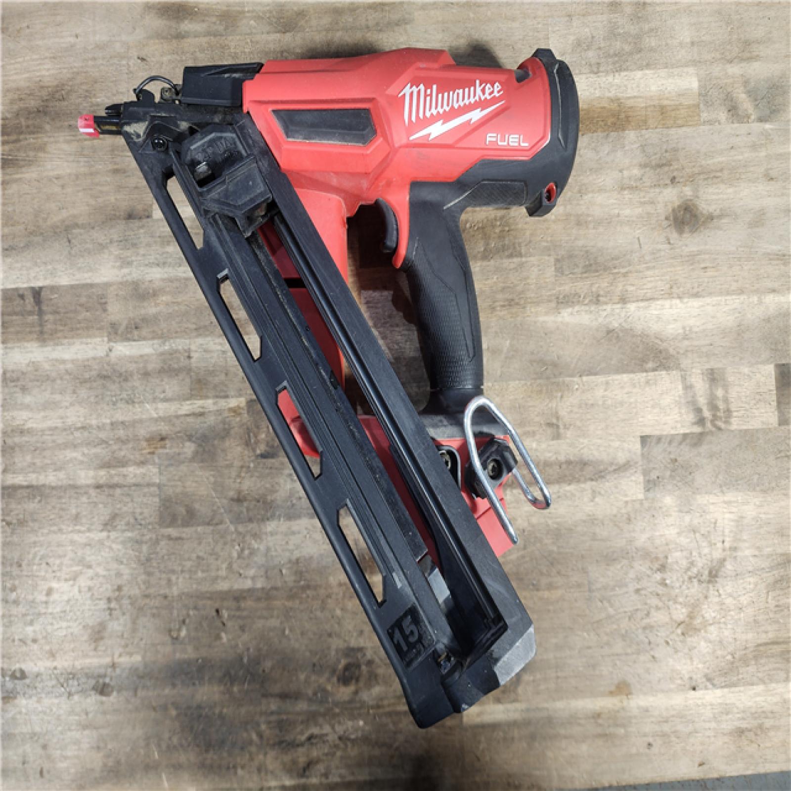 HOUSTON LOCATION - AS-IS Milwaukee 2839-20 M18 FUEL 15 Ga. 18 Volt Brushless Angled Finish Nailer (TOOL ONLY)