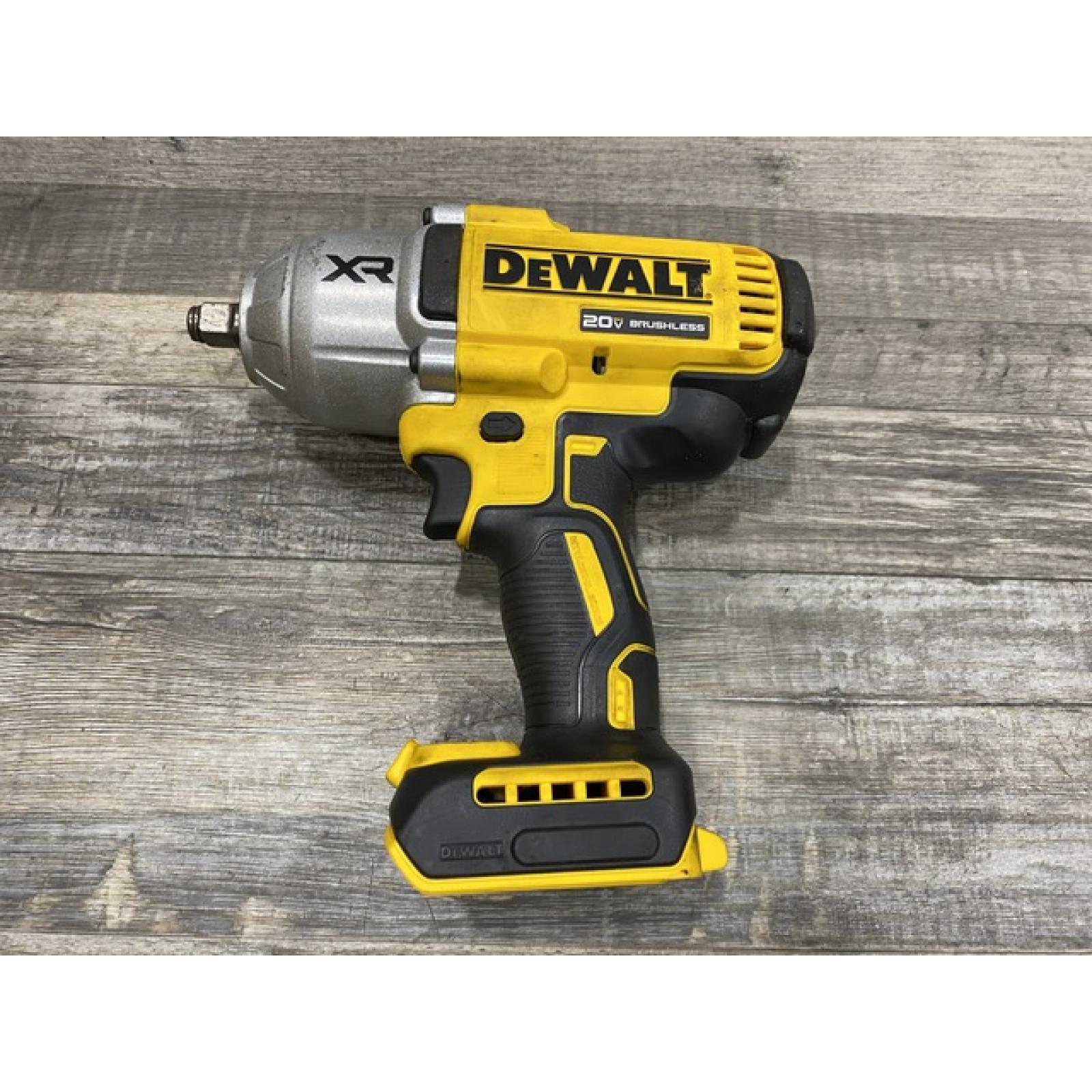 AS-IS DEWALT 20V MAX Lithium-Ion Cordless 1/2 in. Impact Wrench Kit