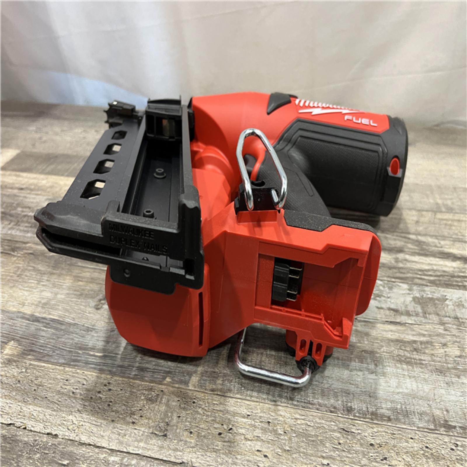 AS-IS Milwaukee FUEL 18-Volt Brushless Lithium-Ion Cordless 21-Degree Duplex Nailer (Tool Only)