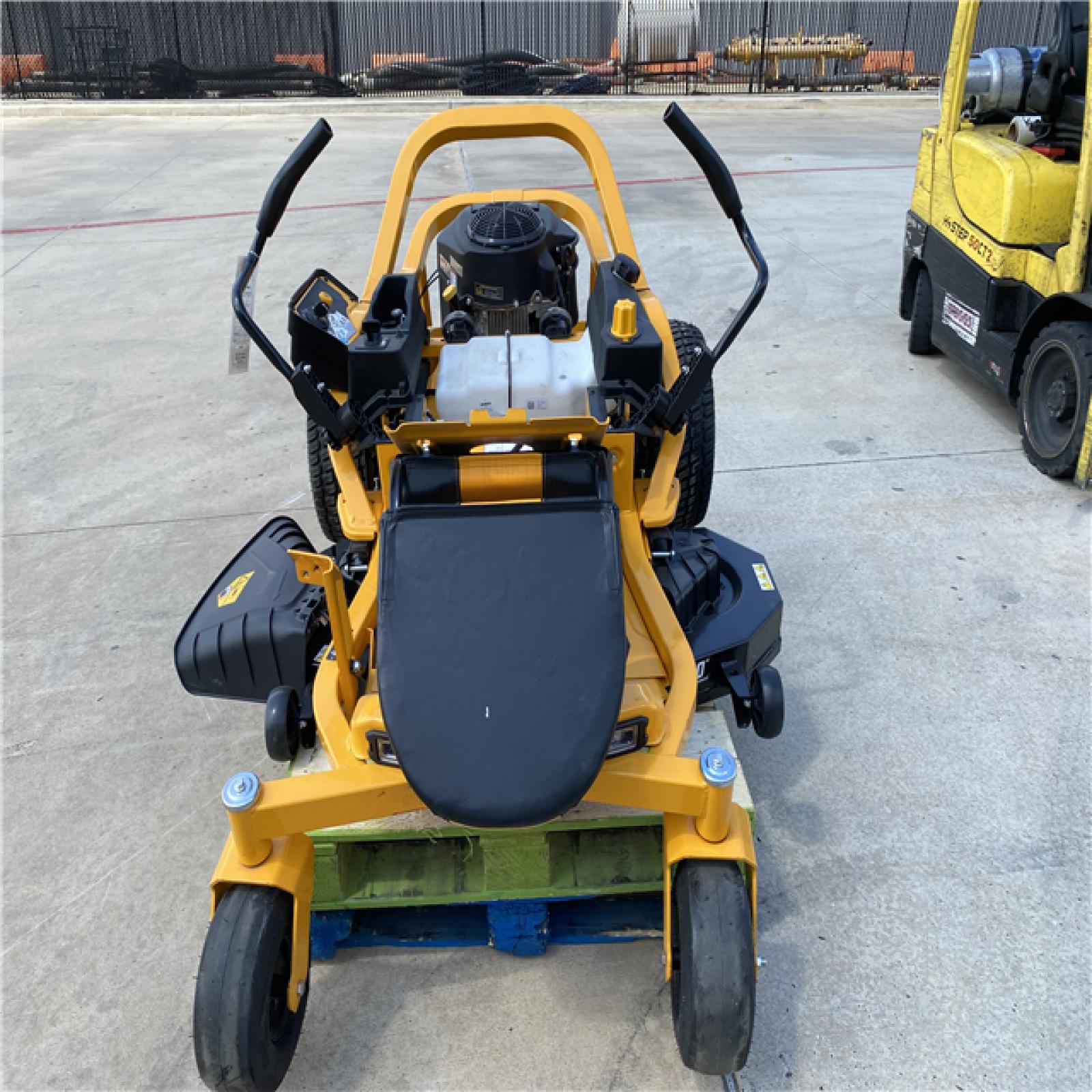 Houston Location - CLUB CADET ZT1 50''