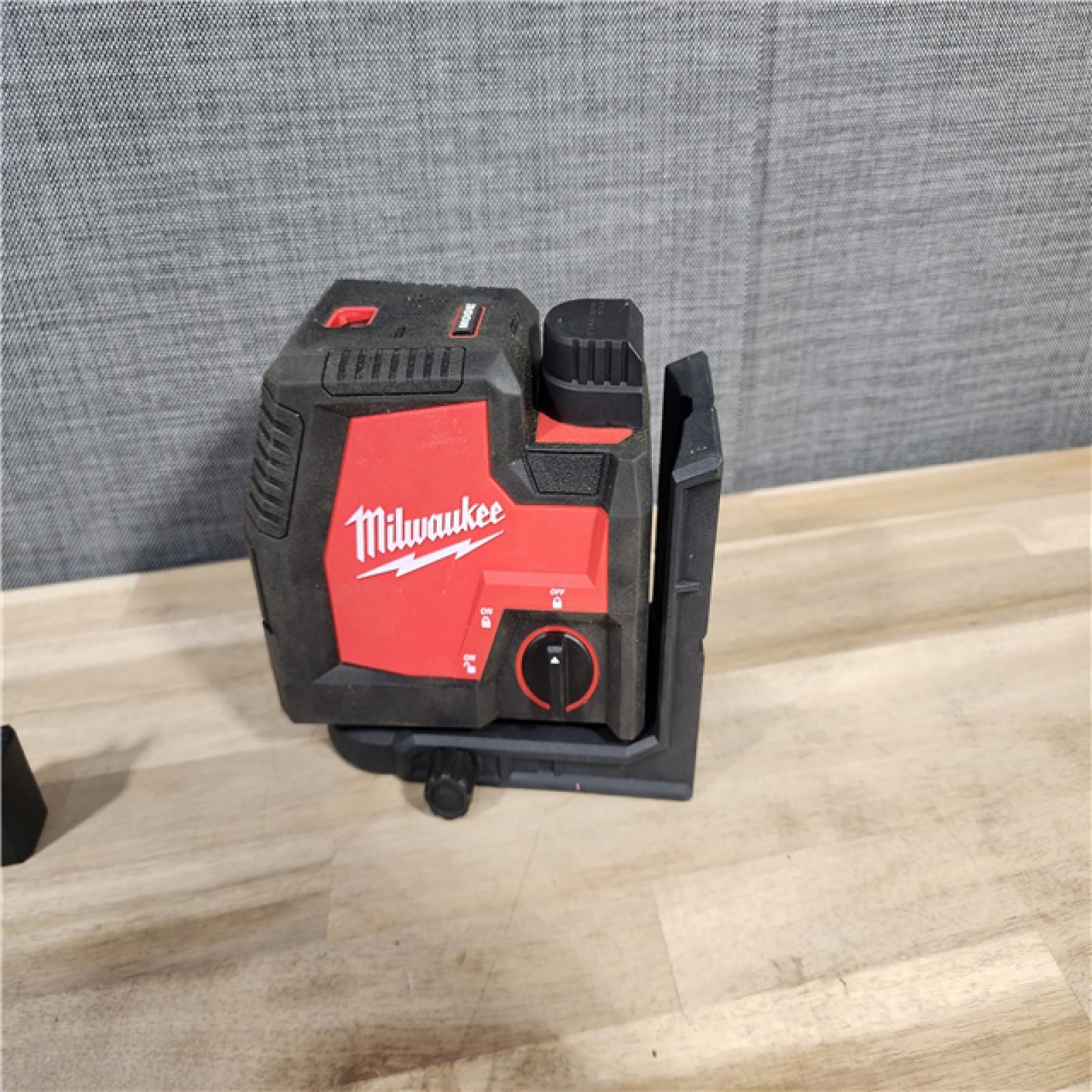 HOUSTON LOCATION - AS-IS Milwaukee-3522-21 Green Beam Laser Cross Line Plumb Point USB Rechargeable