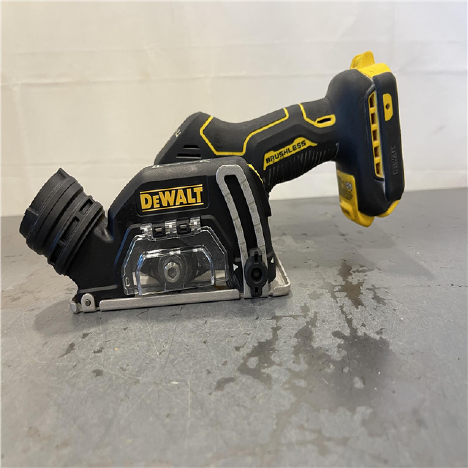 AS-IS - DeWalt 20V XR Cordless 3 in. Cut-Off Tool