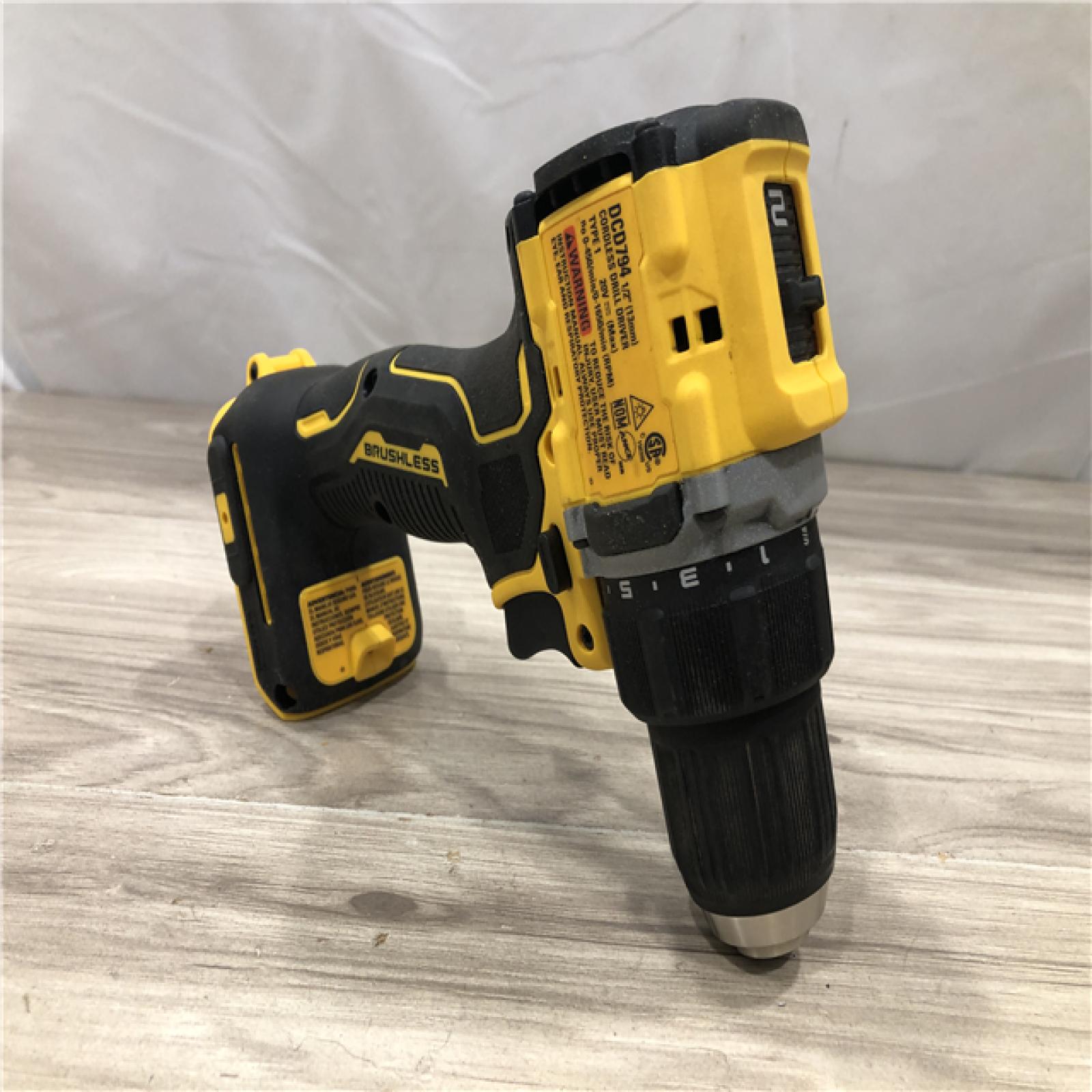 AS-IS DEWALT ATOMIC 20-Volt MAX Lithium-Ion Cordless Combo Kit