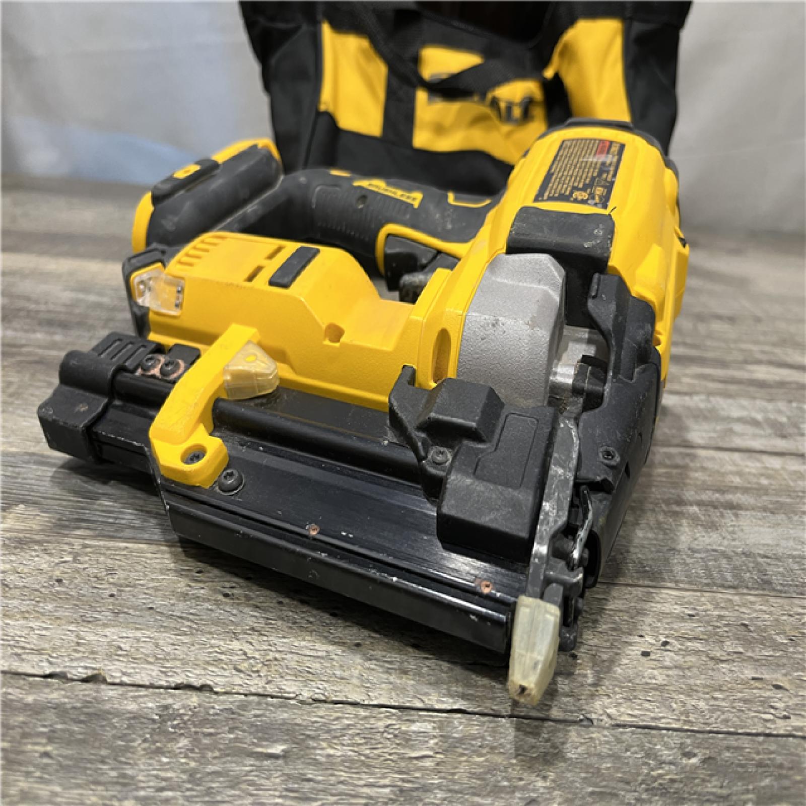 AS-IS DEWALT ATOMIC 20V MAX Lithium Ion Cordless 23 Gauge Pin Nailer Kit