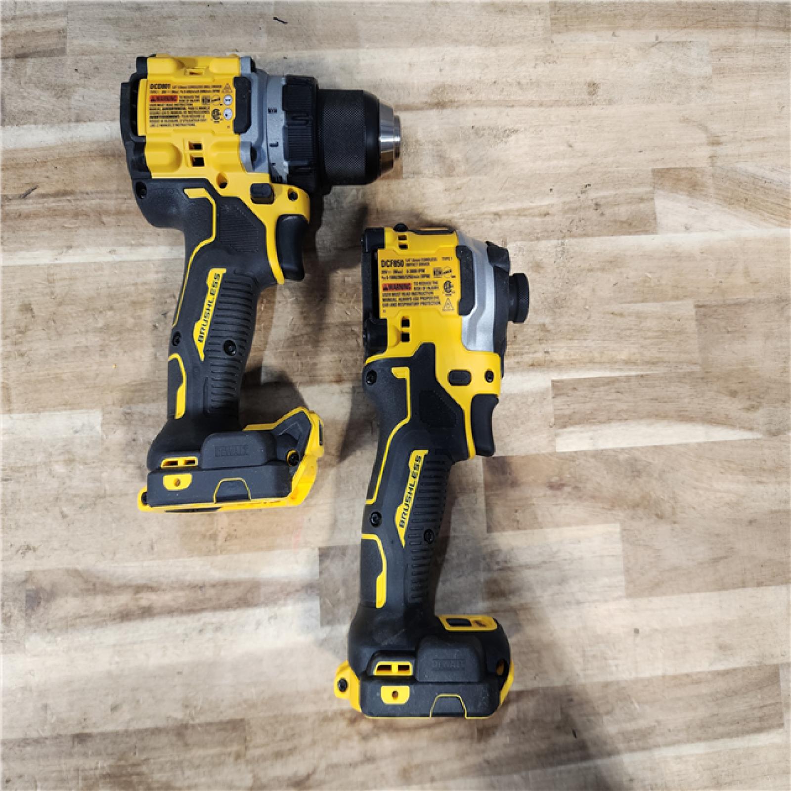 HOUSTON LOCATION - AS-IS DEWALT 2 TOOL COMBO KIT W/ (2) BATTERY & CHARGER