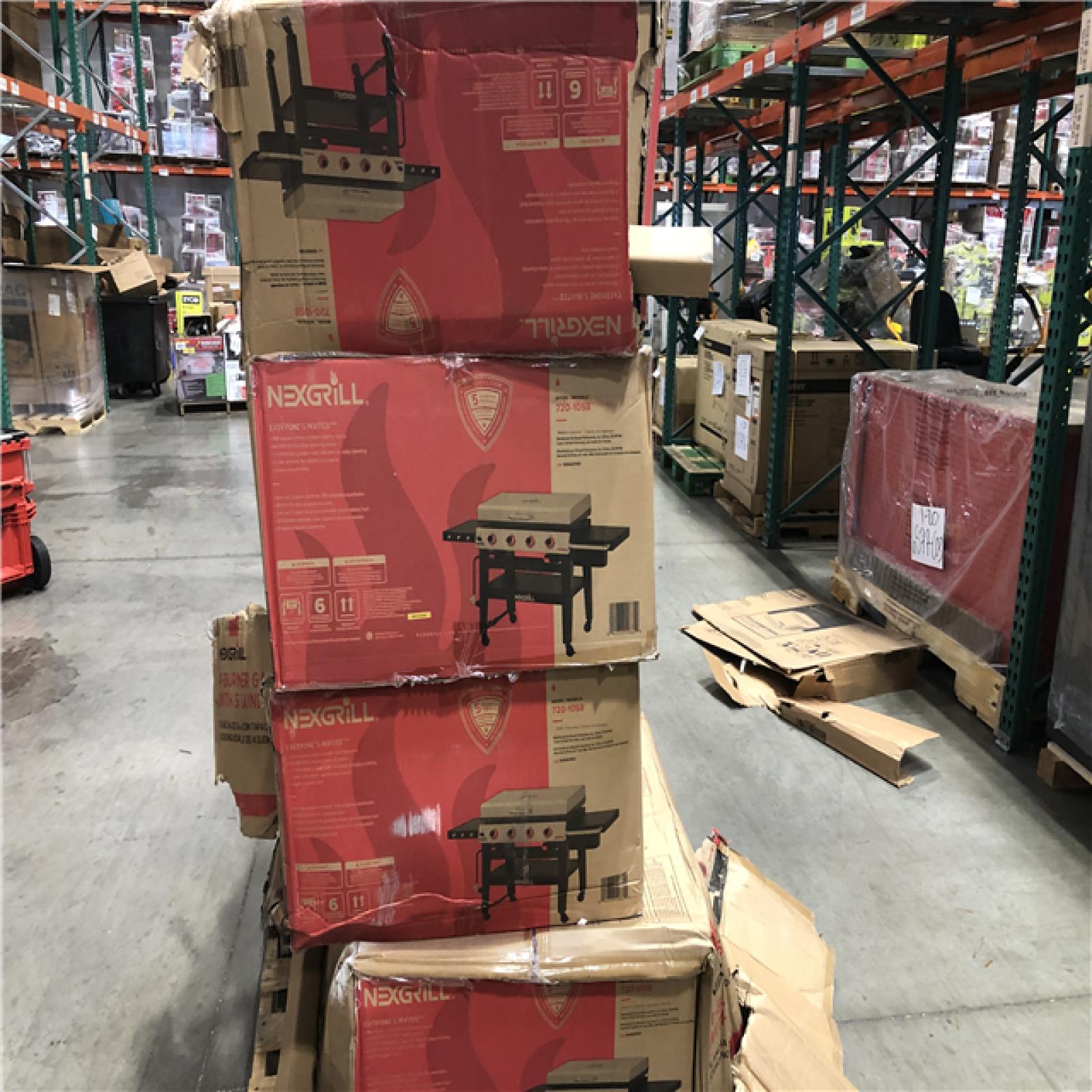 DALLAS LOCATION - Nexgrill Daytona 4-Burner Propane Gas Grill 36 in. Flat Top Griddle in Black with Stainless Steel Lid PALLET-(4 UNITS)