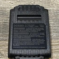 AS-IS DEWALT 20V MAX XR 16-Gauge Electric Cordless Angled Finishing Nailer Kit