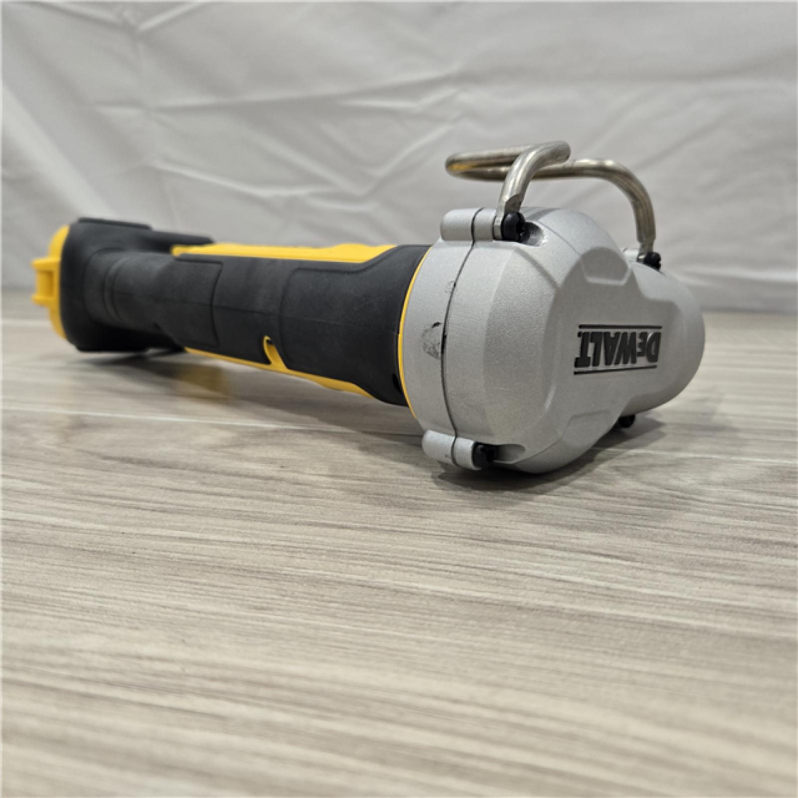 AS-IS - DEWALT 20V MAX Cordless 1 in. PEX Expansion Tool, PEX Expander Grease and Case