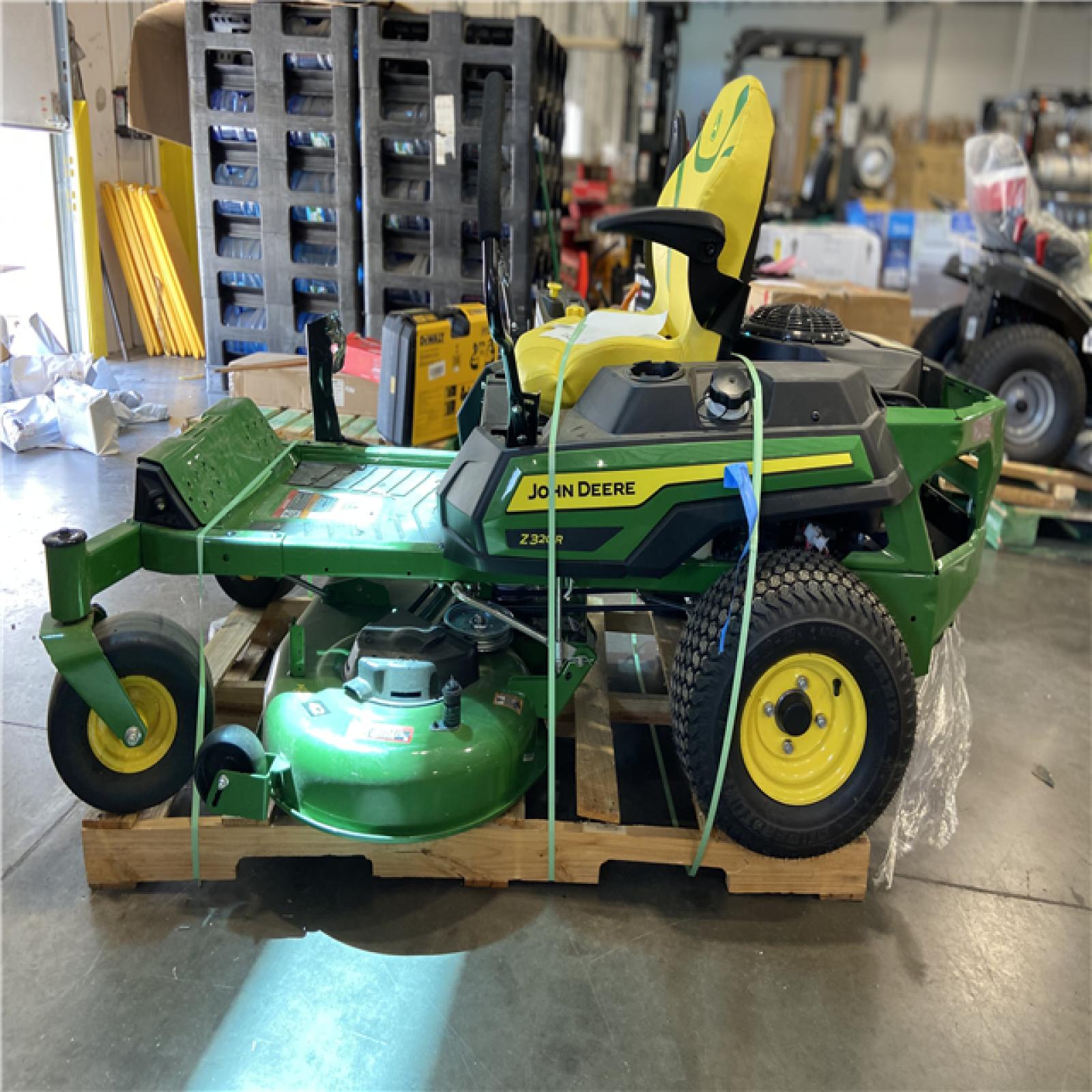 DALLAS LOCATION - JOHN DEERE Z32CR 42