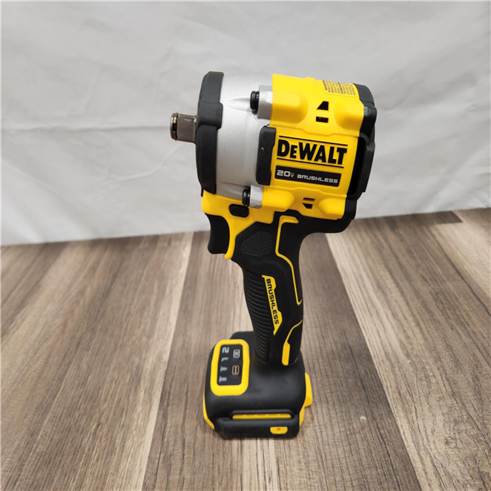 LIKE NEW! - DEWALT ATOMIC 20V MAX Cordless Brushless 1/2 in. Variable Speed Impact Wrench (Tool Only)