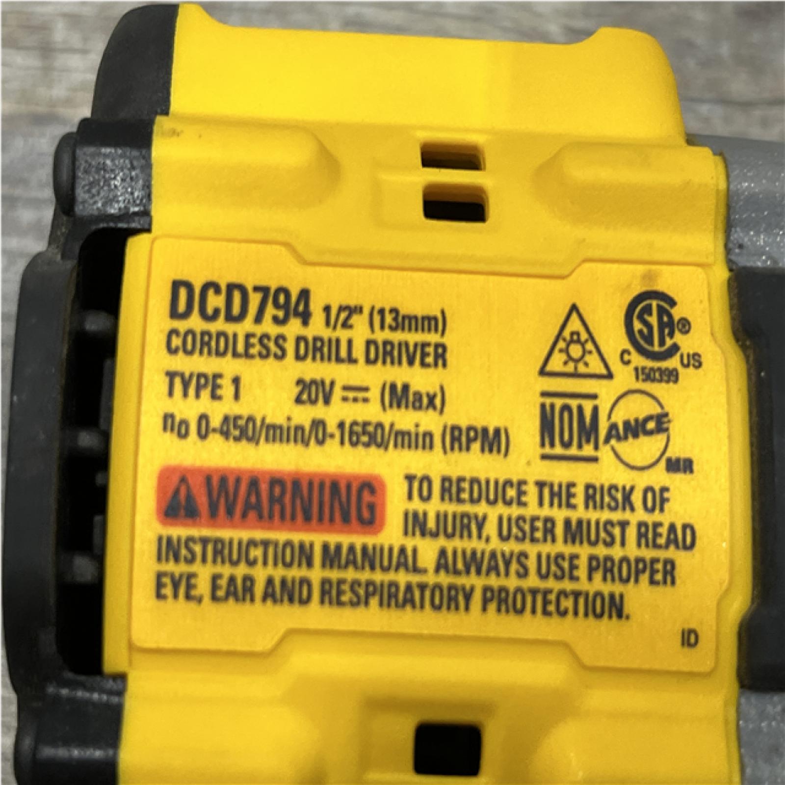 AS-IS DEWALT ATOMIC 20-Volt MAX Lithium-Ion Cordless Combo Kit
