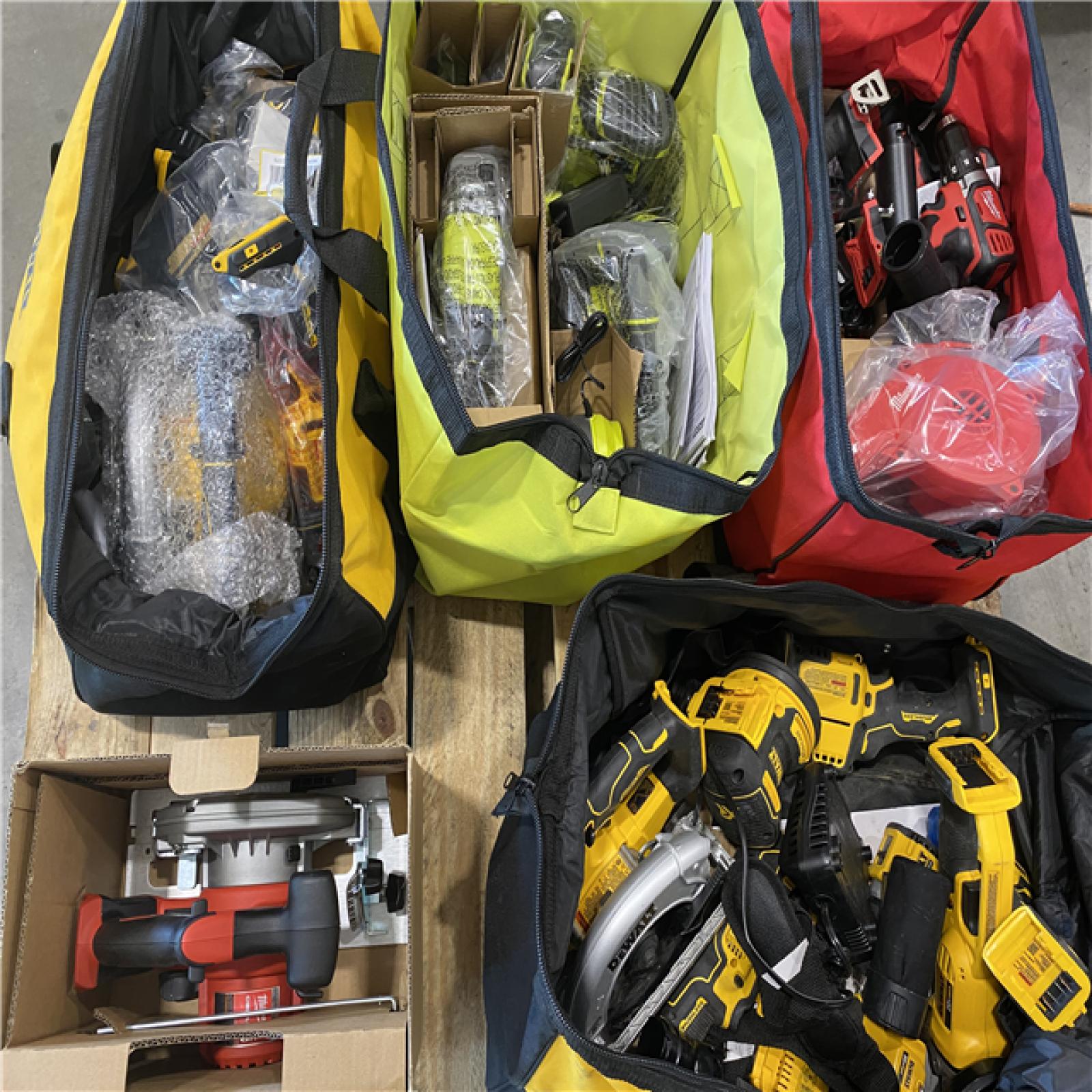 DALLAS LOCATION - TOOL PALLET