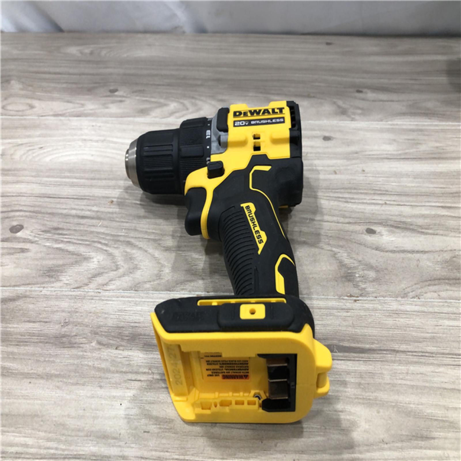 AS-IS DEWALT ATOMIC COMPACT SERIES 20V MAX* Cordless 1/2 Drill/Driver Kit
