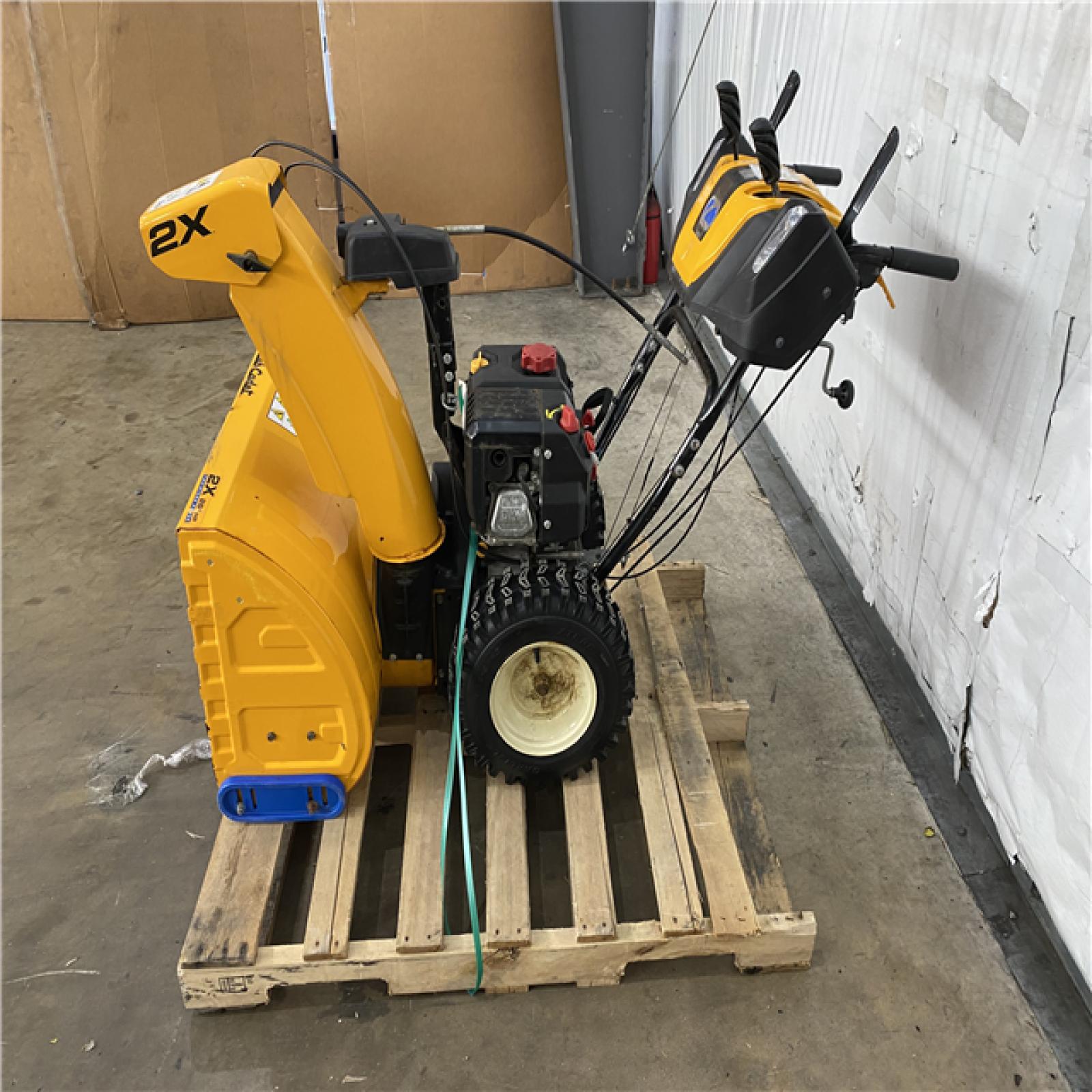 Houston Location AS IS - Club Cadet 26in Snow Blower