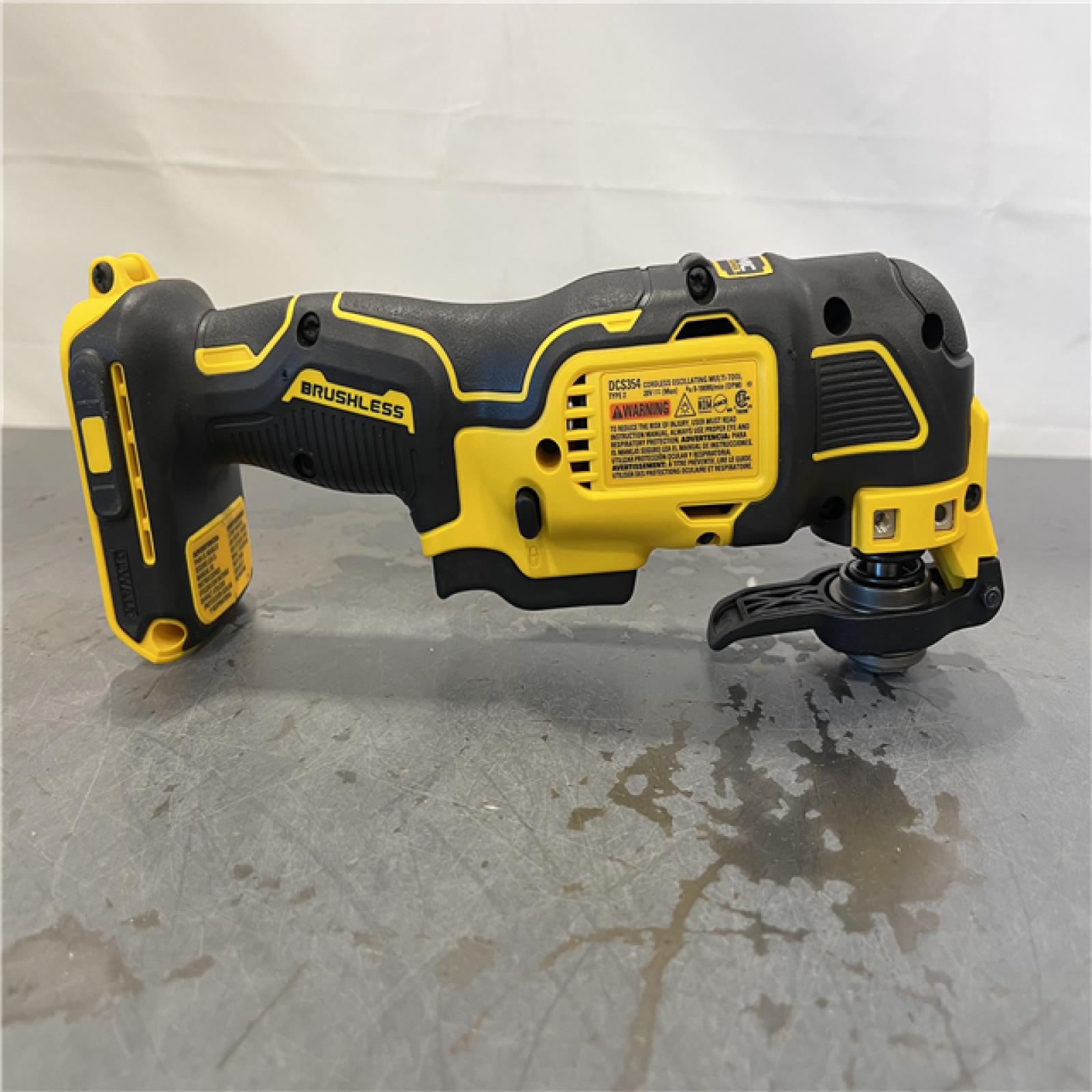 AS-IS - DEWALT ATOMIC 20V MAX Cordless Brushless Oscillating Multi Tool