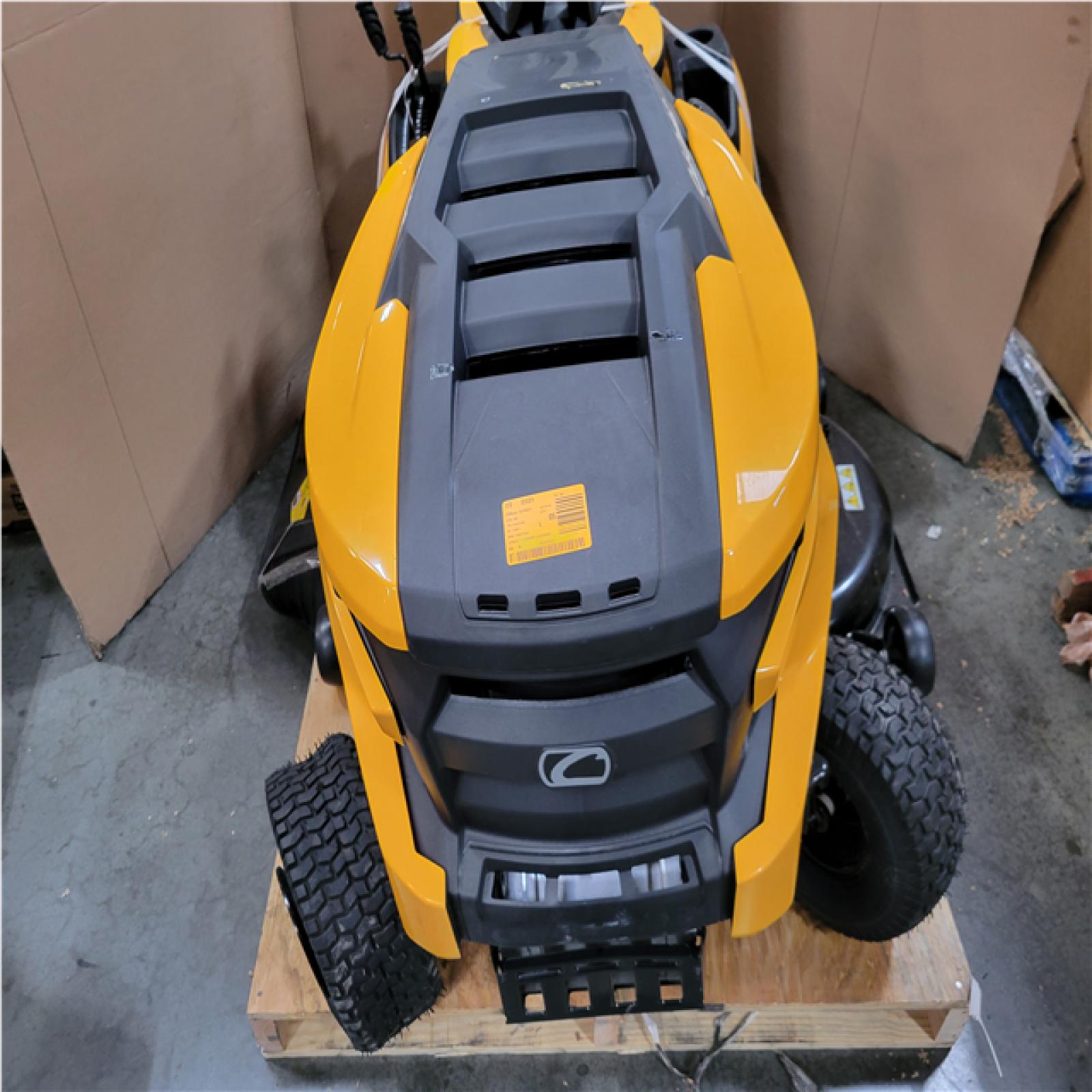 CALIFORNIA AS-IS CUB CADET LT46 XT1 ENDURO SERIES RIDING MOWER