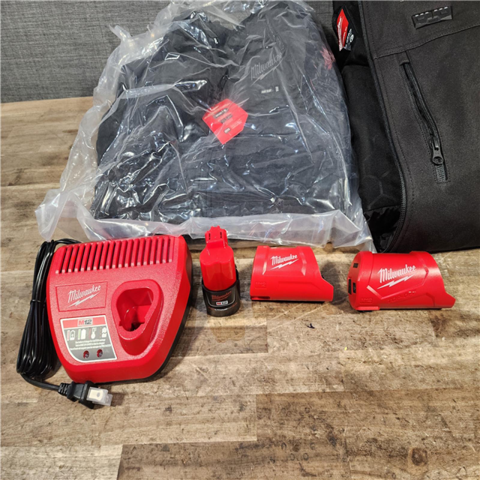 HOUSTON LOCATION - AS-IS MILWAUKEE 2 HEATED CLOTHING COMBO KIT