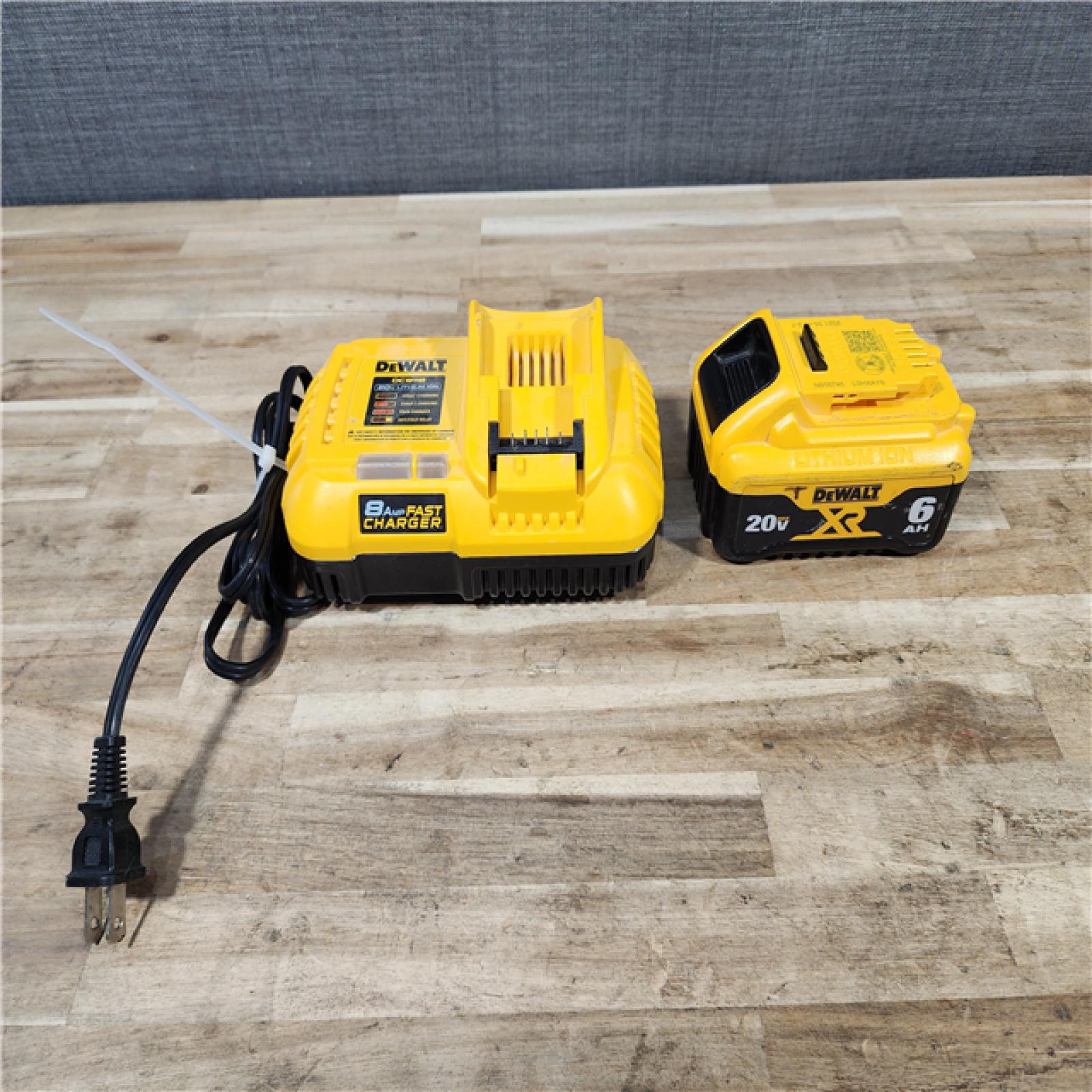 HOUSTON LOCATION - AS-IS DEWALT 20V XR Lithium-Ion Cordless Hammer Drill Kit