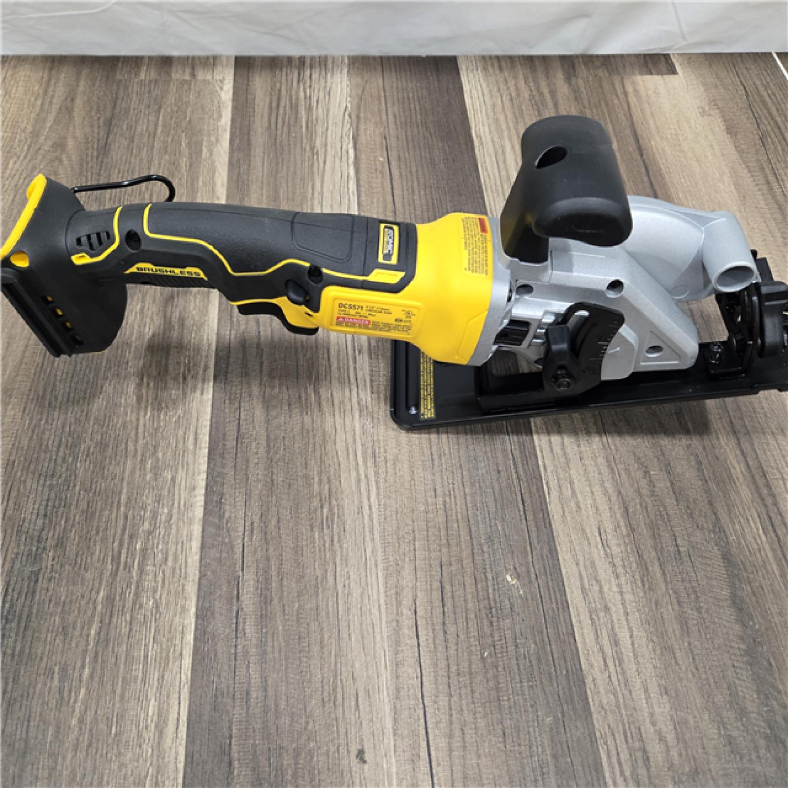 GOOD DEWALT ATOMIC 20V MAX Cordless Brushless 4-1/2 in. Circular Saw (Tool Only)