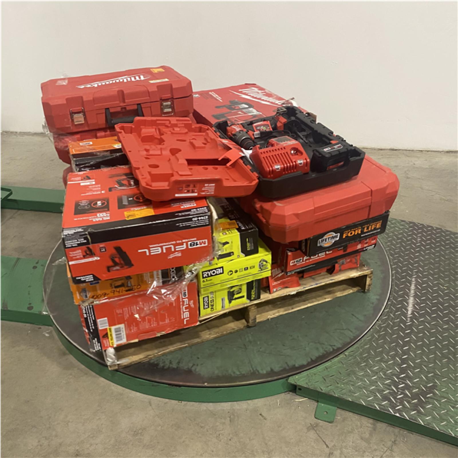 Dallas Location - As-Is Tool Pallet