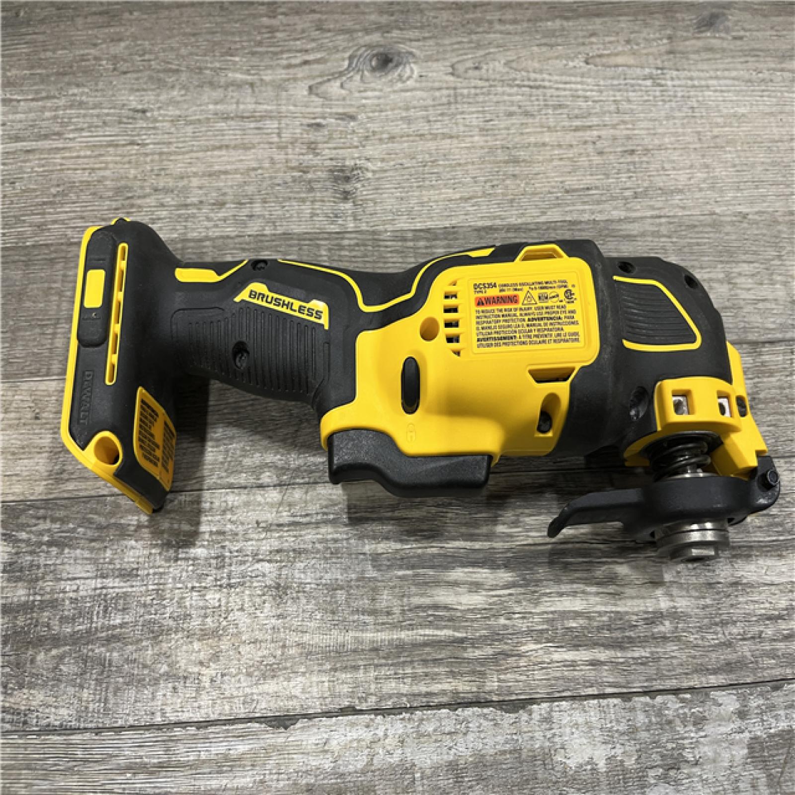 AS-IS DEWALT ATOMIC 20V MAX Cordless Brushless Oscillating Multi Tool Kit