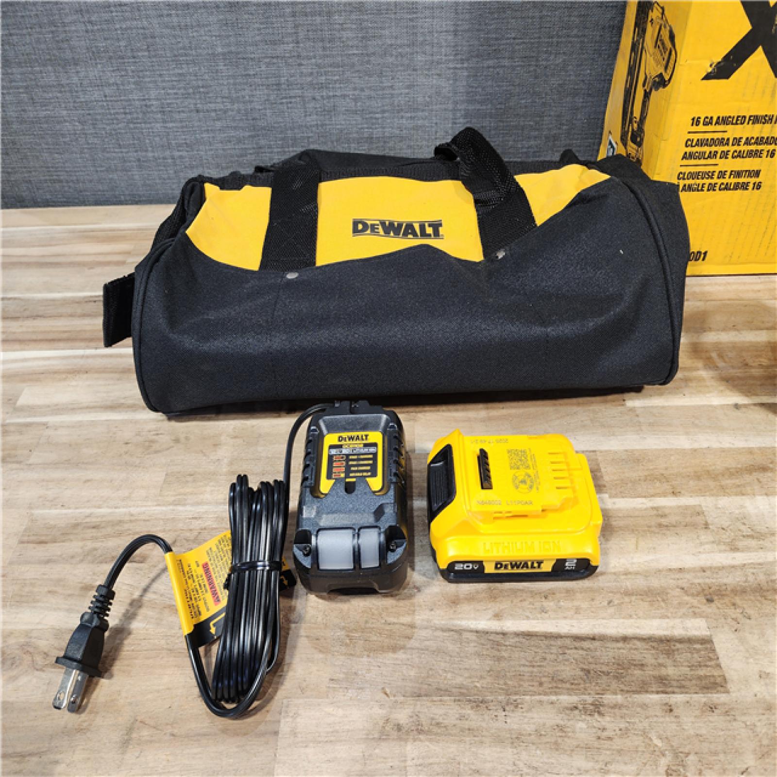 HOUSTON LOCATION - AS-IS DeWalt DCN660D1 20V 16 Gauge Cordless Angled Finish Nailer Kit W/ 2Ah Battery