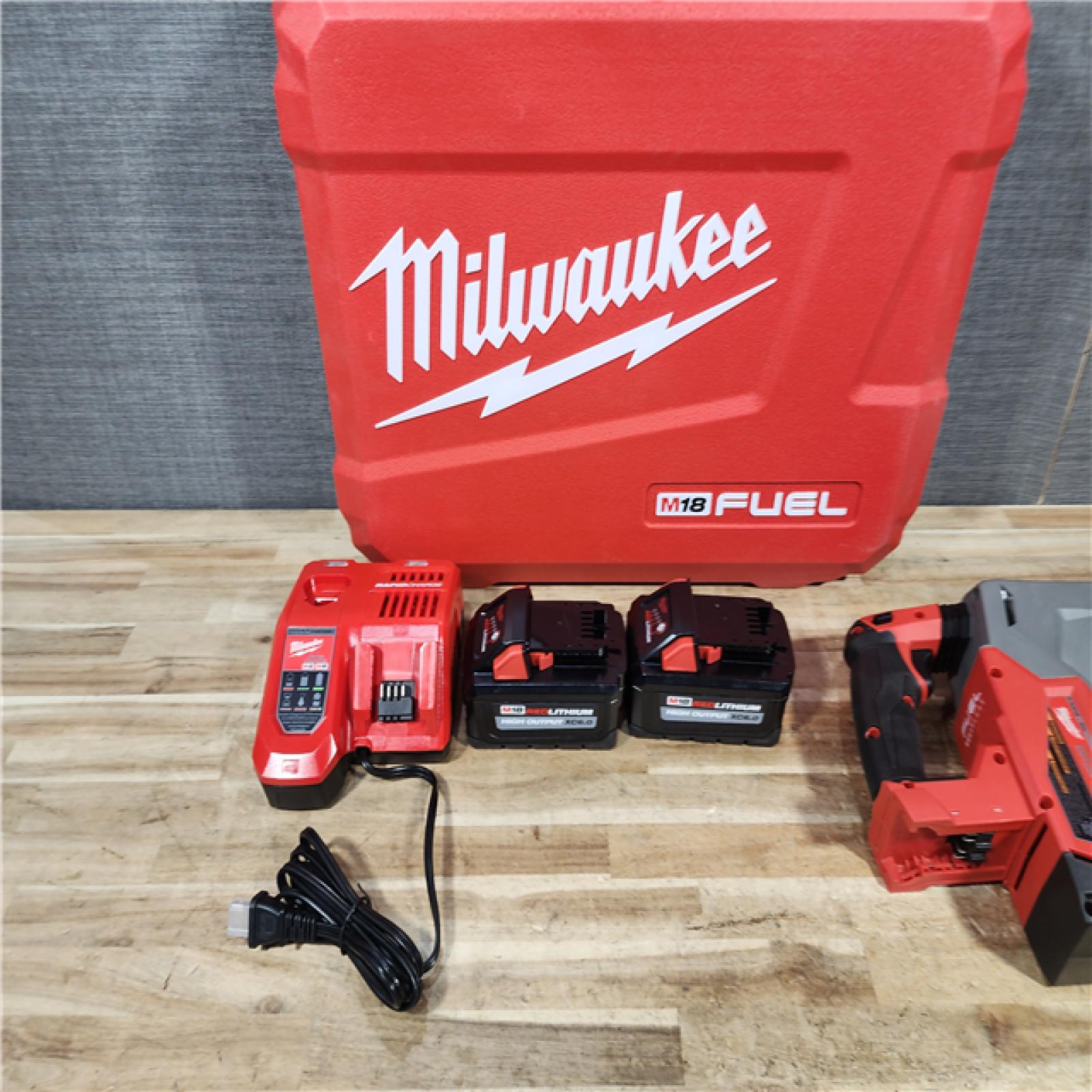 HOUSTON LOCATION - AS - IS Milwaukee FUEL 18V Lithium-Ion Brushless 1 in. Cordless SDS-Plus Rotary Hammer Kit