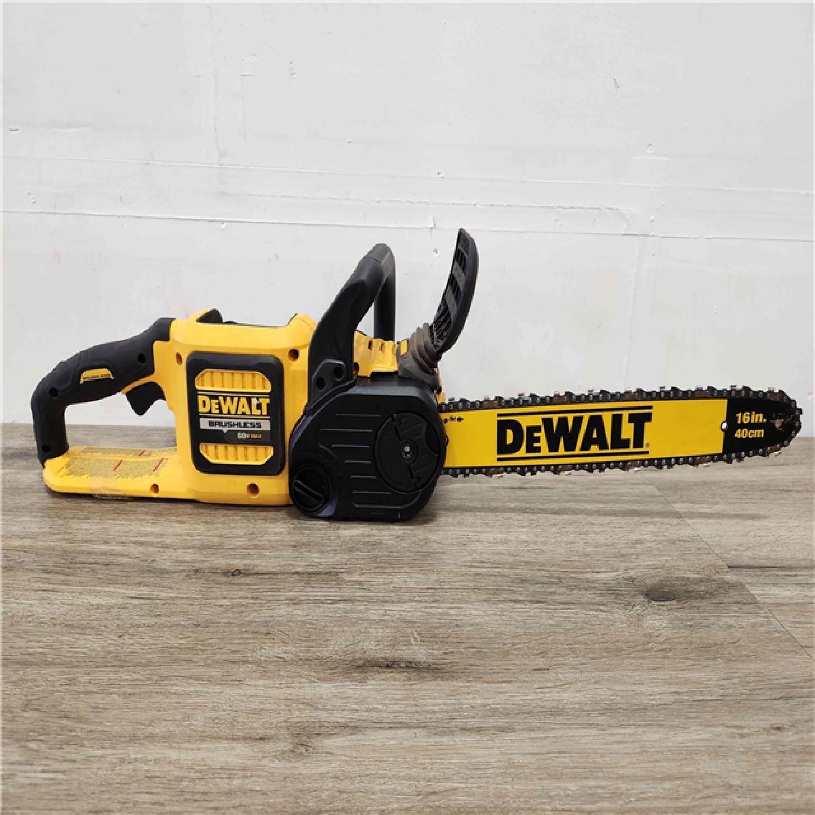 Phoenix Location NEW DEWALT FLEXVOLT 60V MAX 16in. Brushless Cordless Battery Powered Chainsaw (Tool Only) DCCS670B